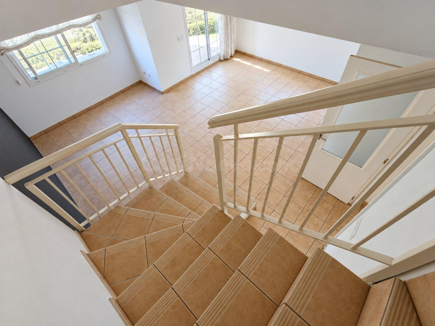 Chalet Pareado en Vista Calderona: Espacio y Comodidad cerca - foto 4
