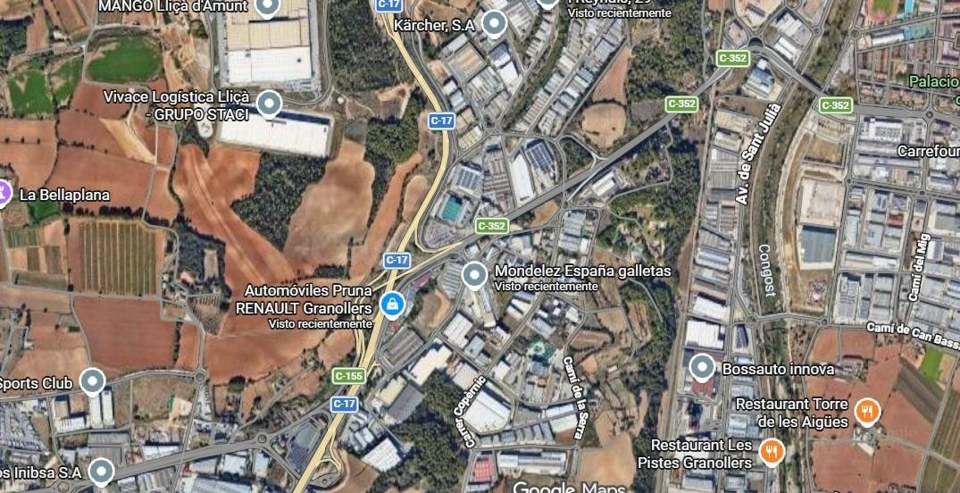 Amplia nave de mas de 1000m2 en venta en Granollers - Polígo - foto 5