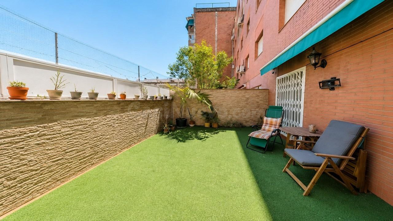 Piso cómodo con terraza en Vinyets, Sant Boi de Llobregat