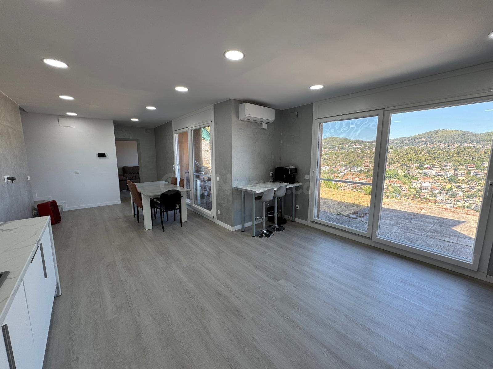 ESPECTACULAR CASA TOTALMENTE REFORMADA A LA VENTA EN VALLIRA - foto 4