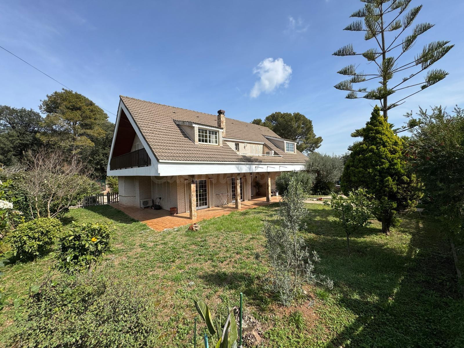 TORRELLES DE LLOBREGAT CASA EN VENTA