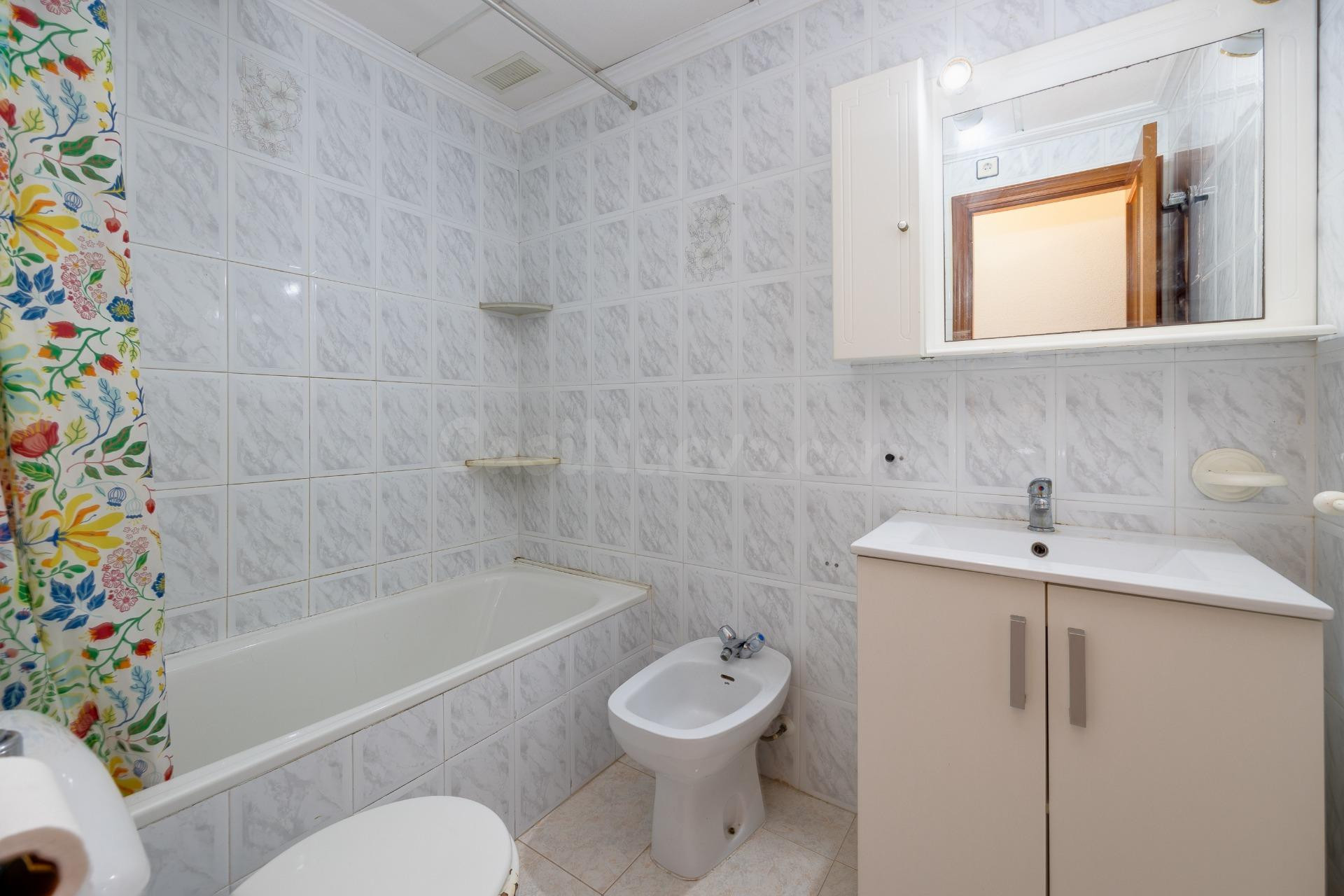 Amplio Apartamento en Acequion, Torrevieja - ¡A solo 250m de - foto 5