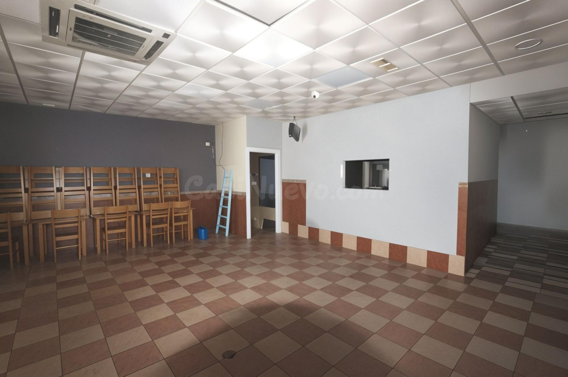 Local comercial 148m² en venta - Alcalde L. Uruñuela - Palac - foto 2