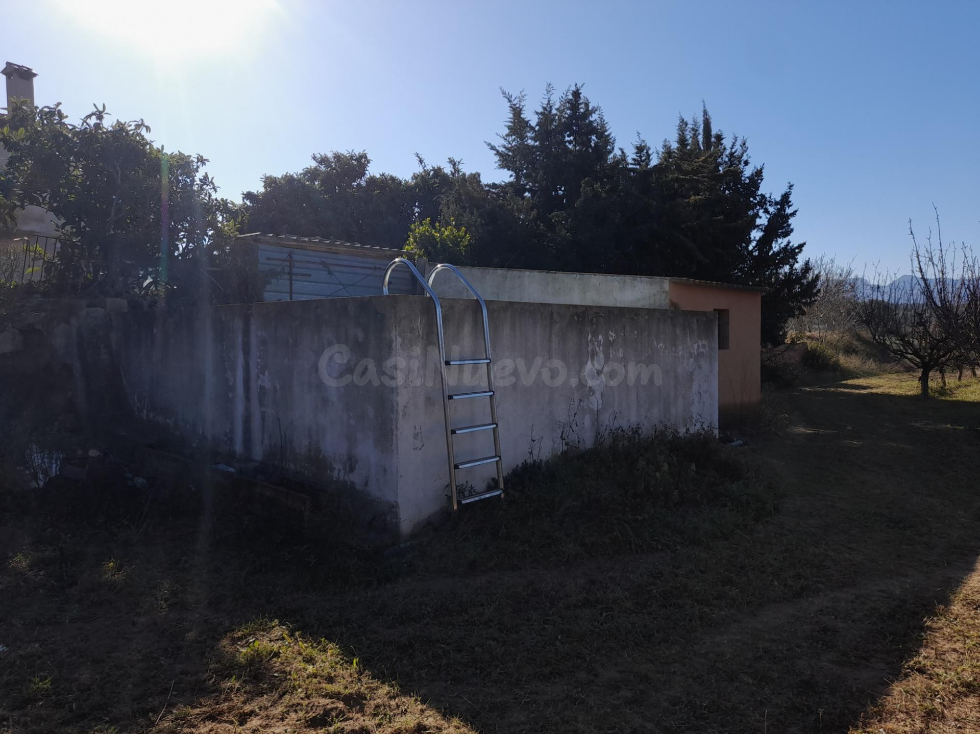 FINCA DE REGADIO DE 1,,2 HAS.CON `POZO, BALSA Y ALMACEN DE HERRAMIENTAS EN GINESTAR