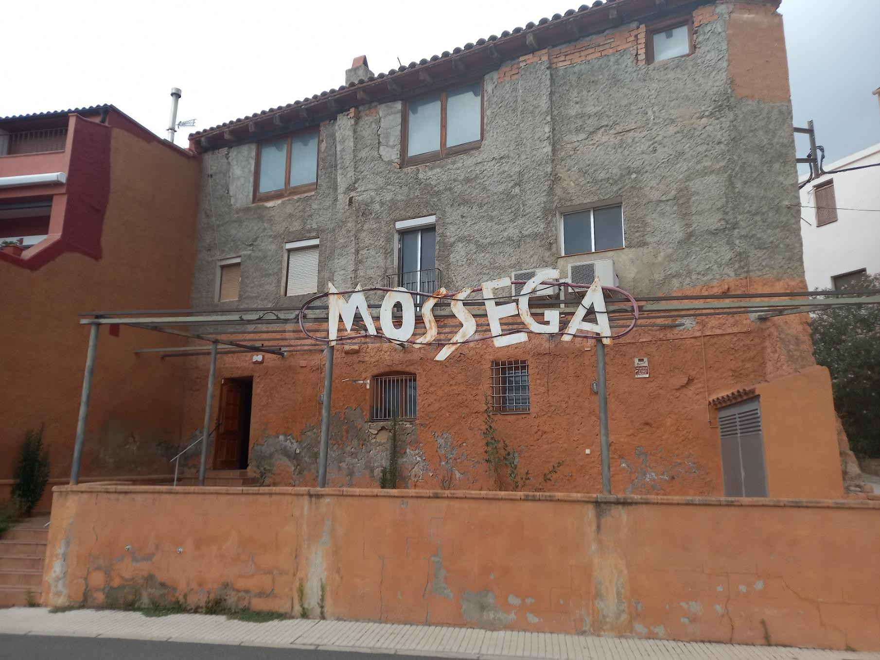OCASION CAFETERIA RESTAURANTE CON VIVIENDA, BUHARDILLA  Y GR