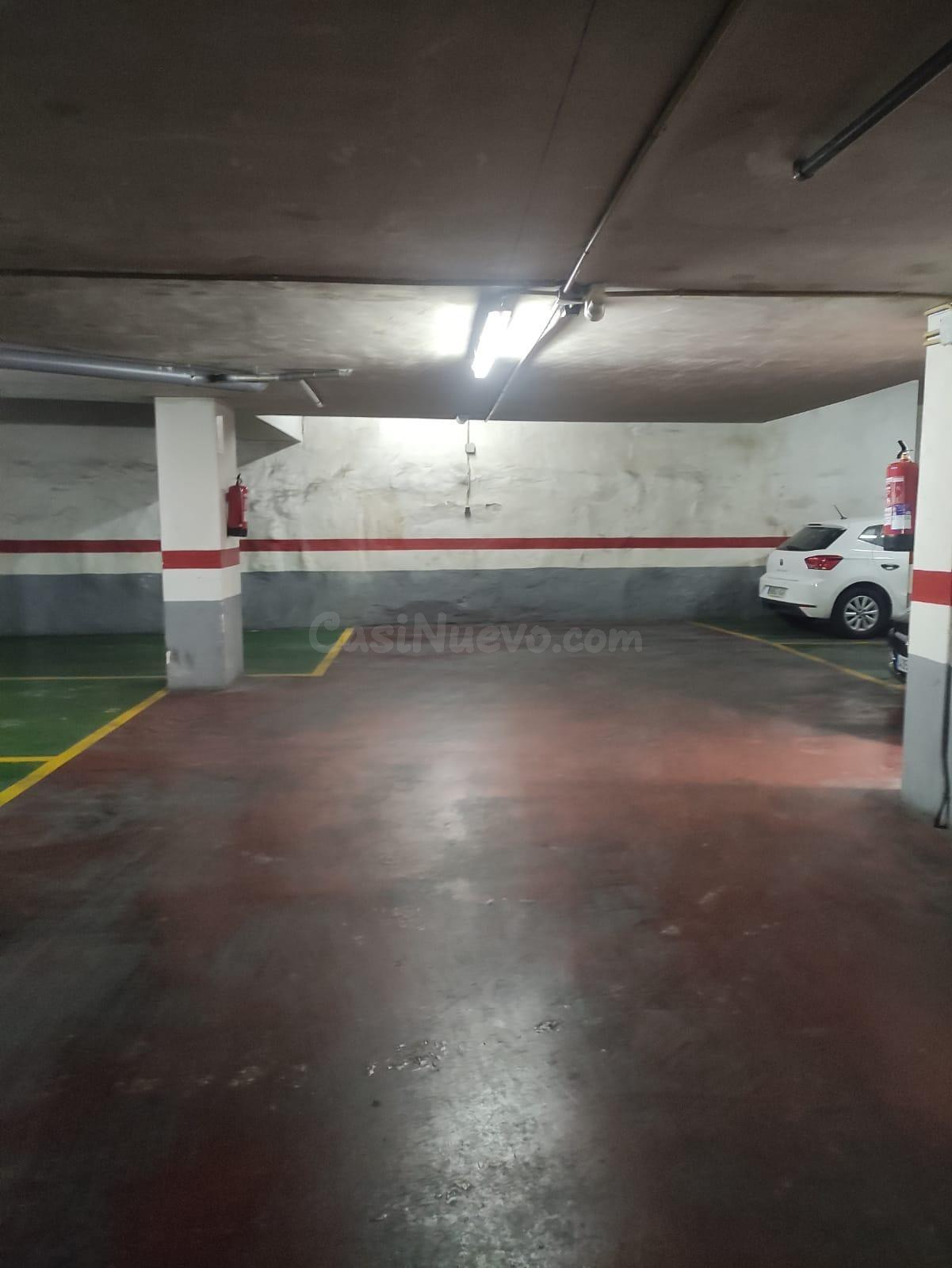 Plaza de garaje amplia y de fácil acceso.