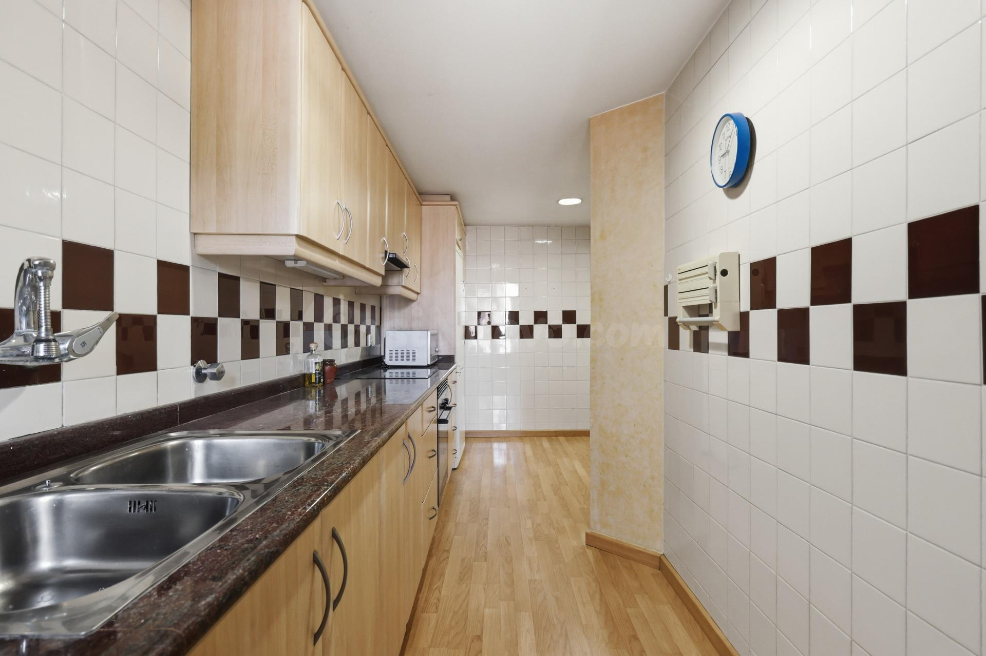 Amplio y Luminoso Piso de 4 habitaciones en En Corts, Valenc - foto 2