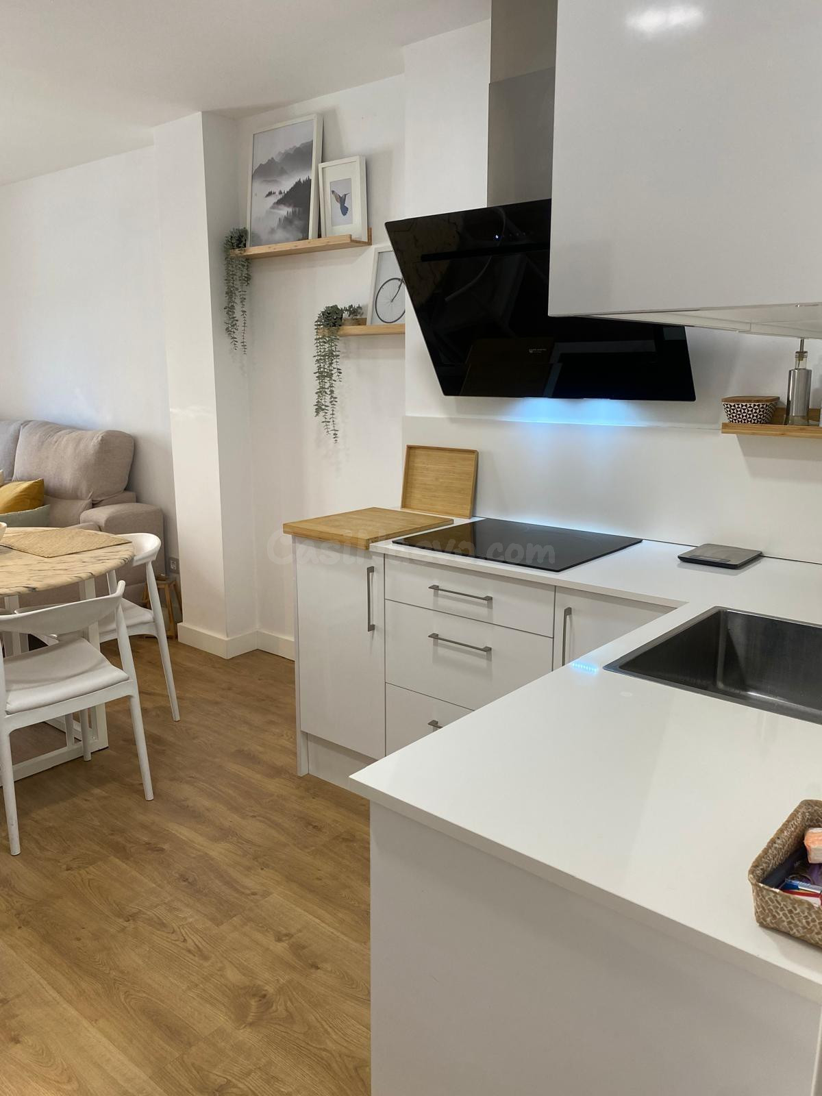 Apartamento en alquiler con plaza de garaje  y trastero - foto 2