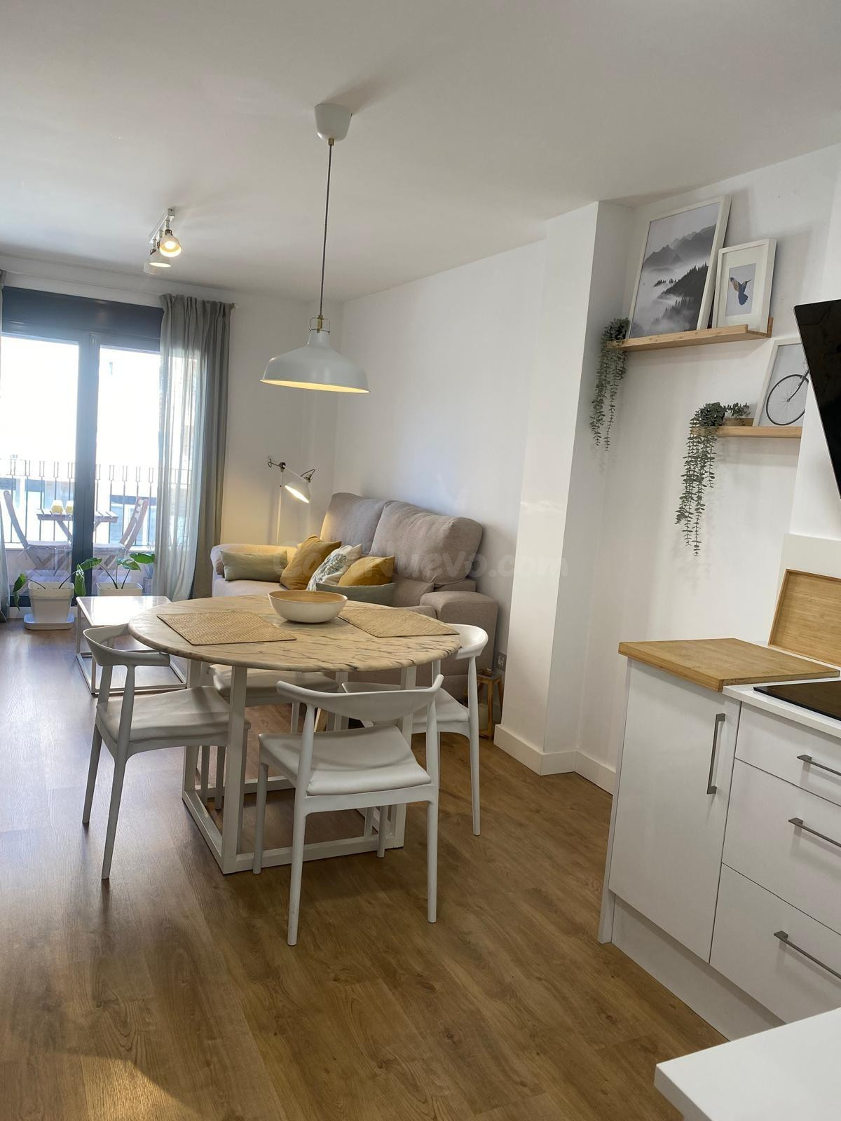Apartamento en alquiler con plaza de garaje  y trastero - foto 3