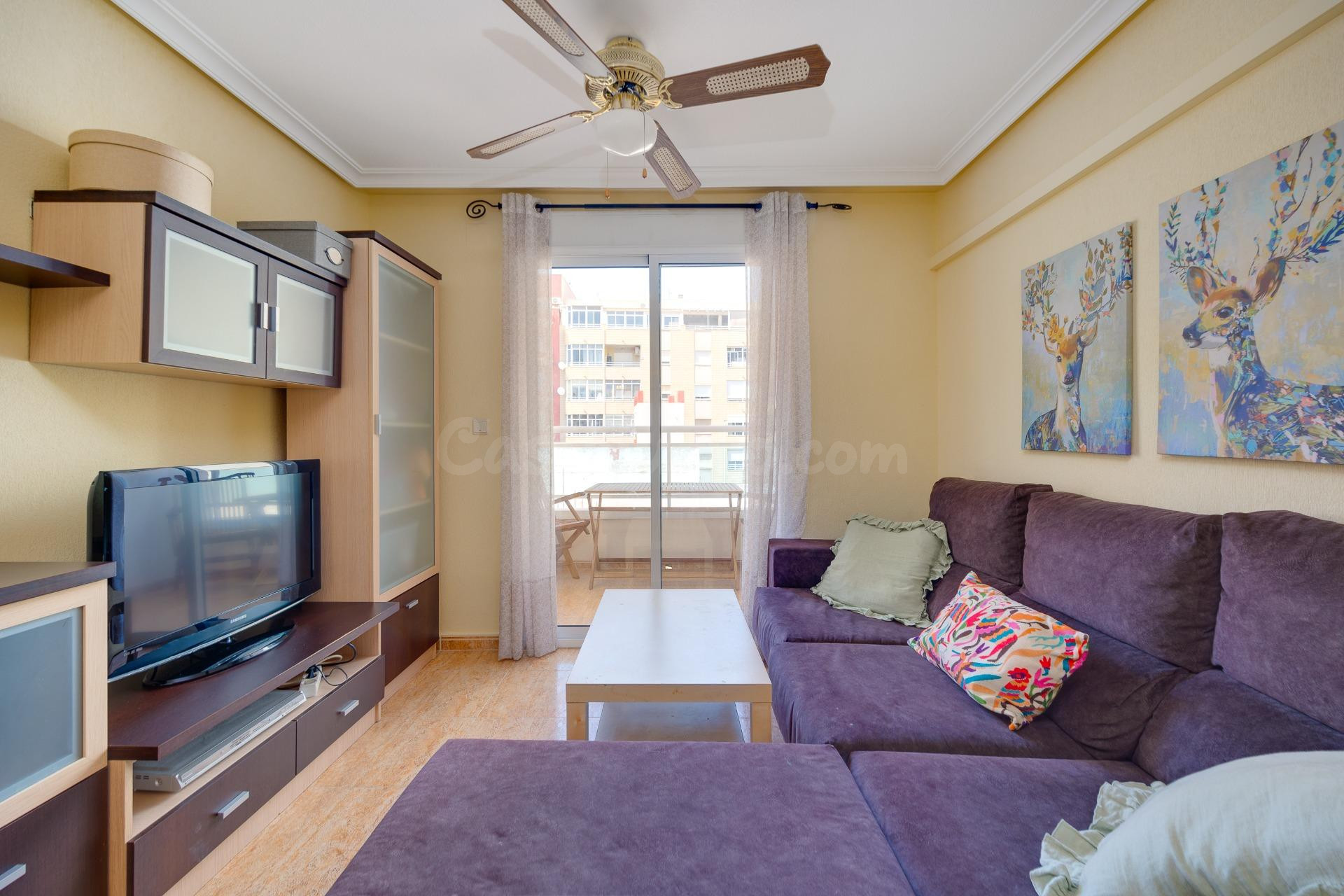 Apartamento de dos dormitorios con piscina comunitaria en el - foto 3