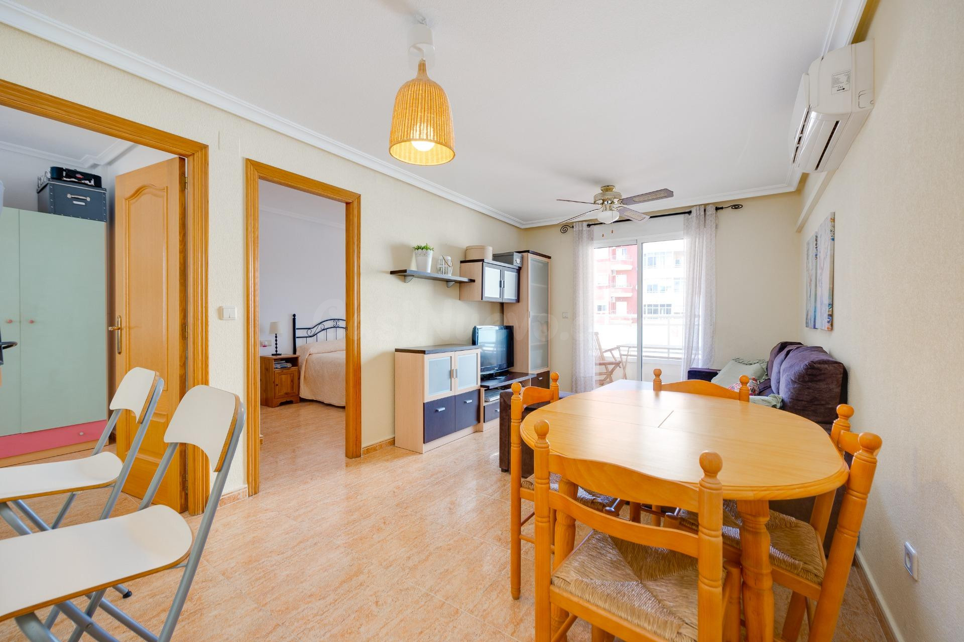 Apartamento de dos dormitorios con piscina comunitaria en el - foto 5