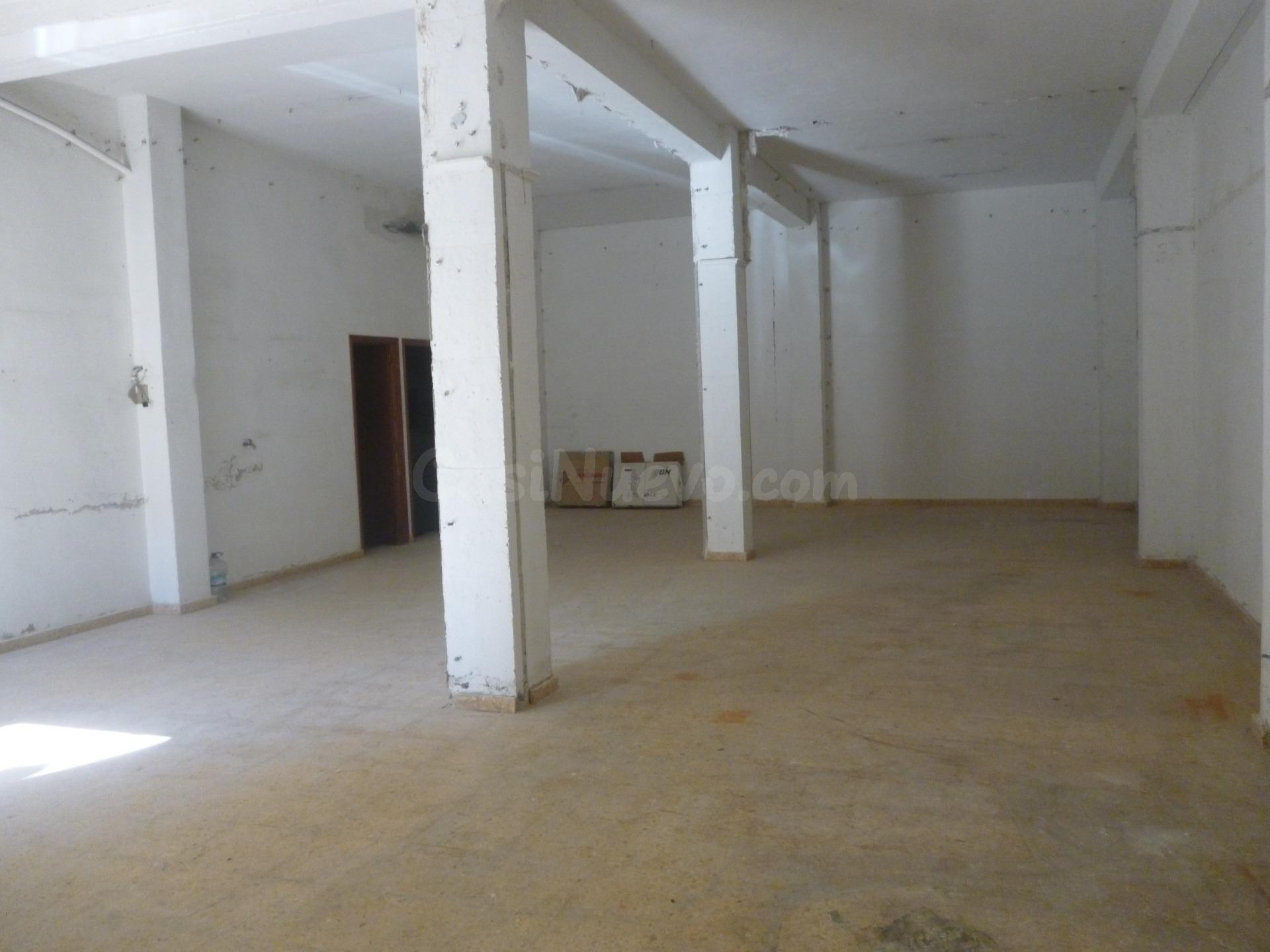 Local comercial en zona El Llombo - Ontinyent - foto 2