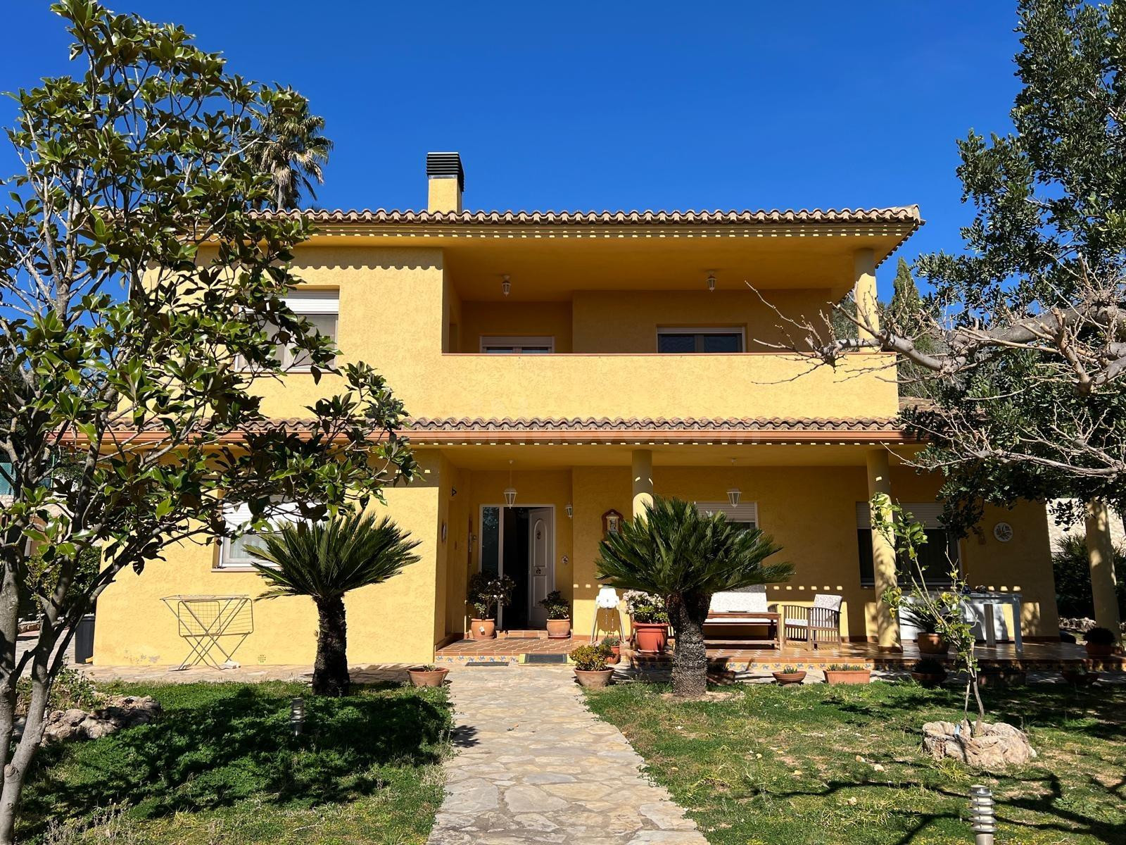 Chalet en zona El Pilar - Ontinyent