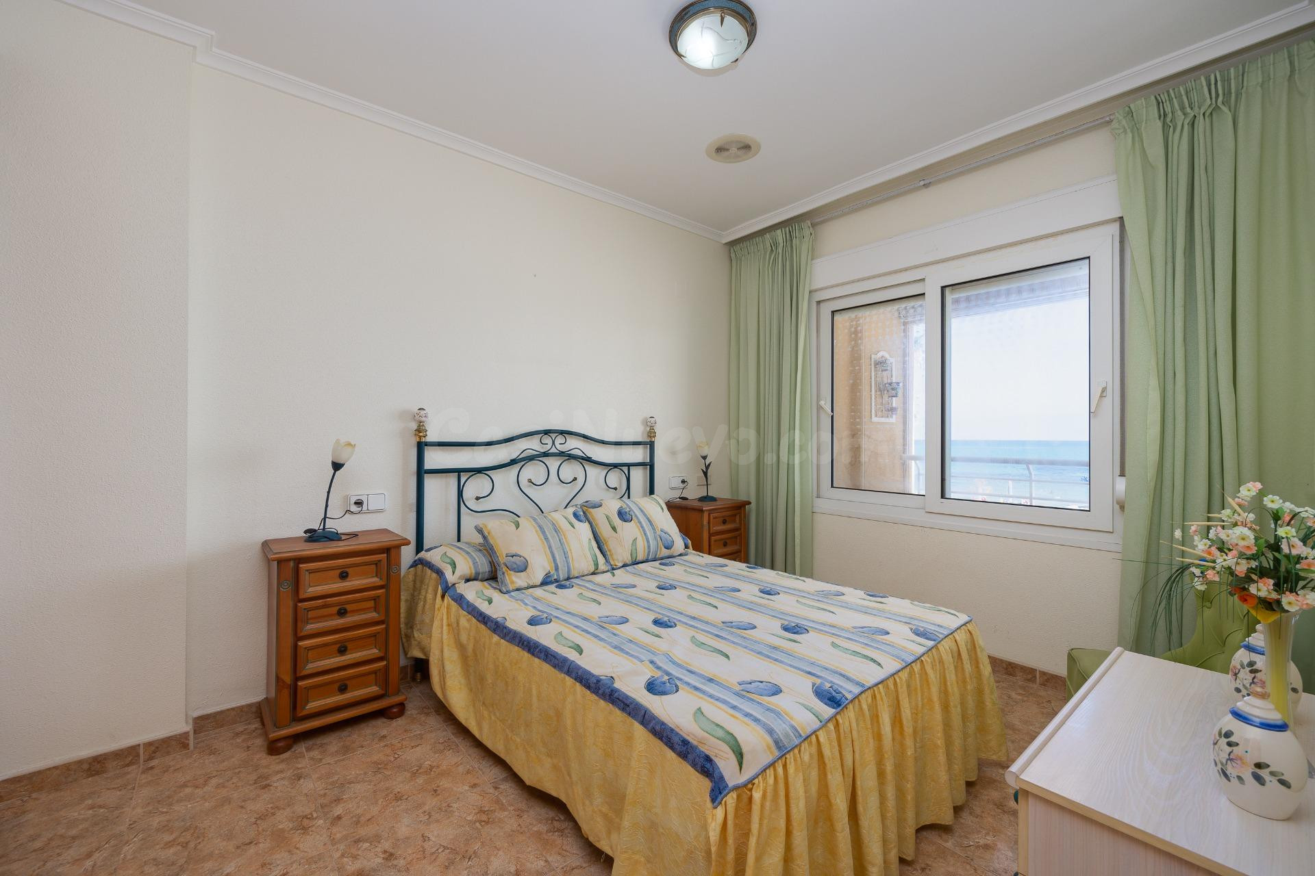 Apartamento de 3 Dormitorios en Primera Línea Real de Mar –  - foto 5