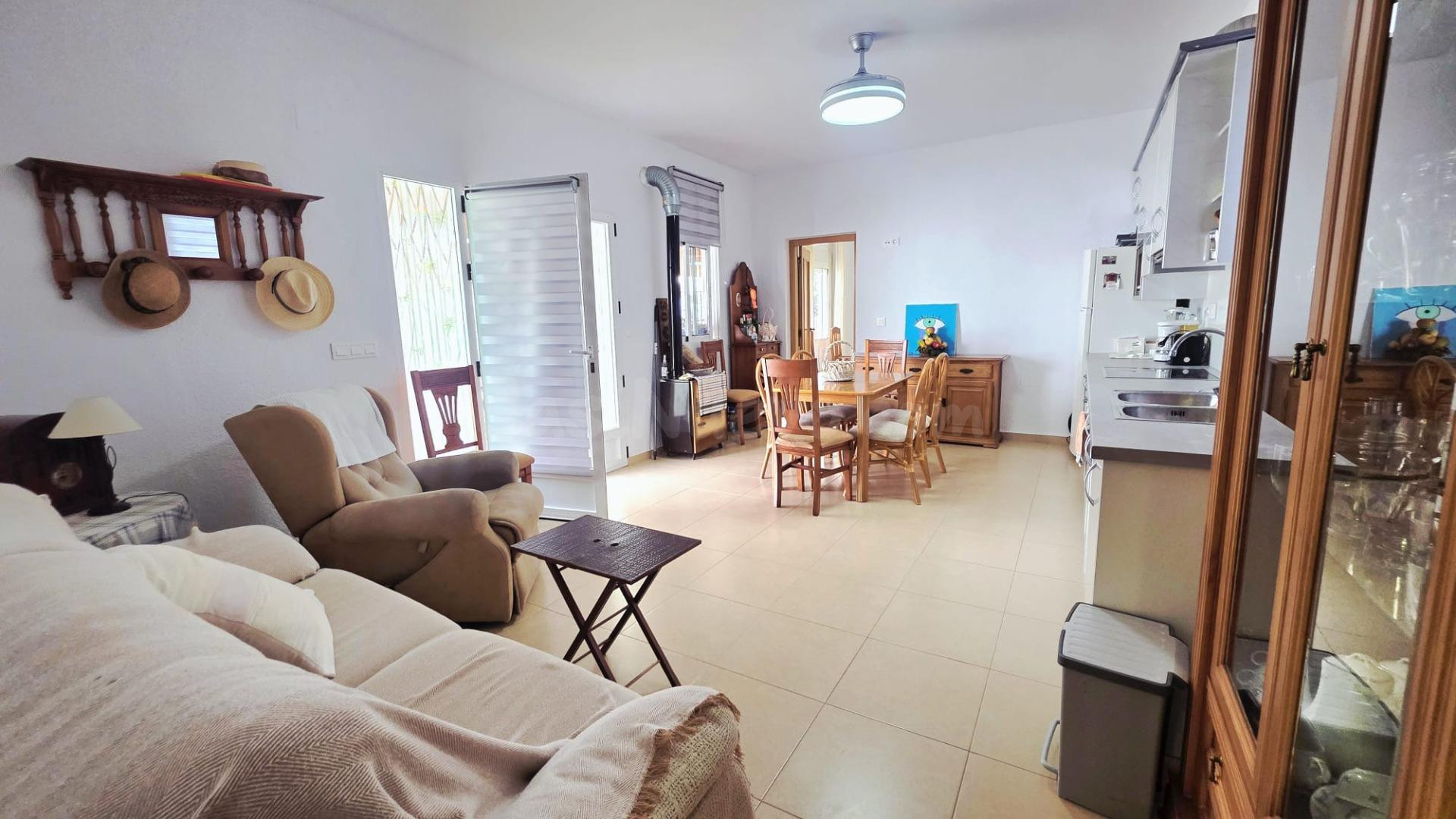 Finca de 5.000 m2 con 3 Viviendas Independientes, Piscina y  - foto 3
