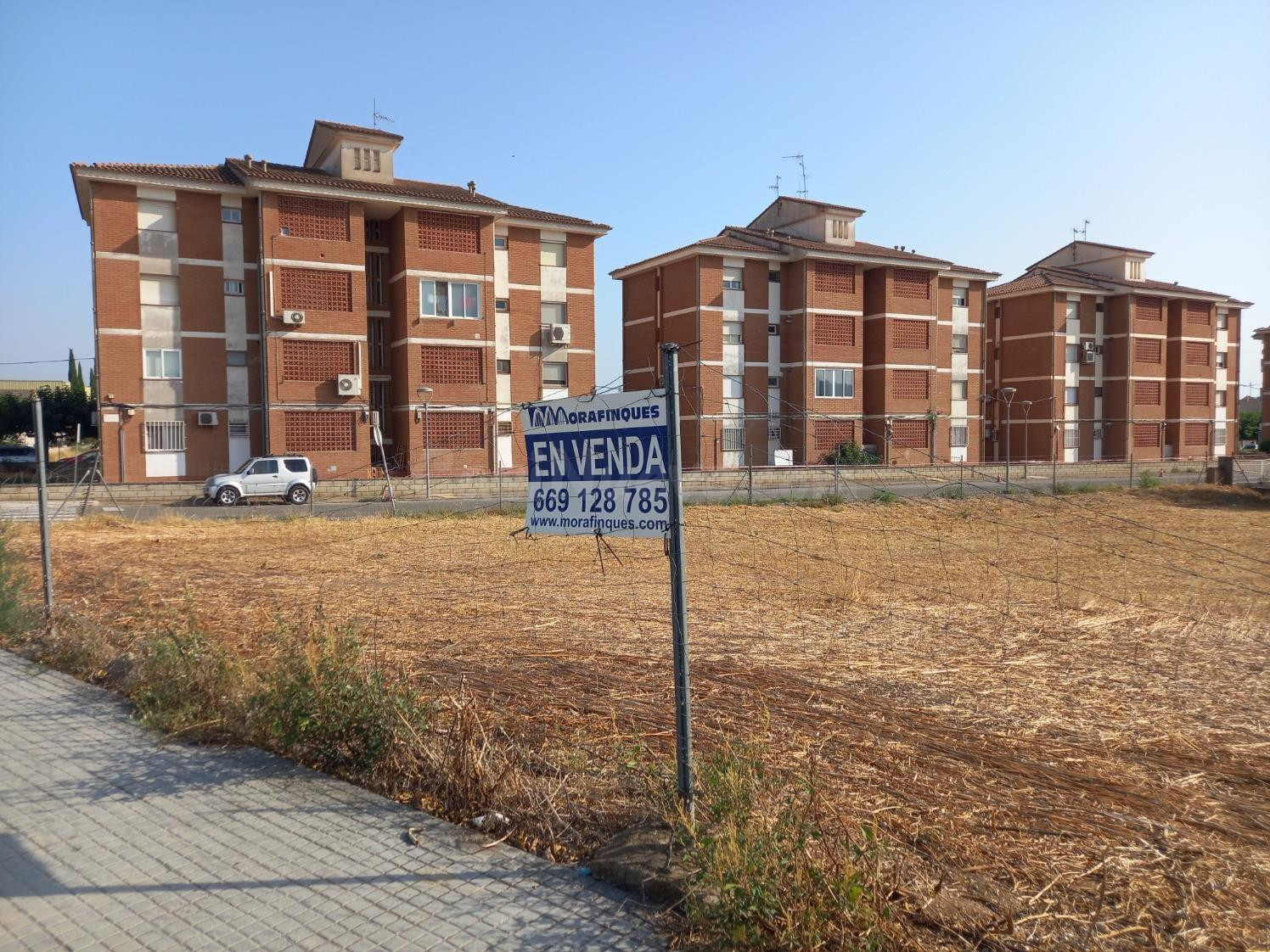 ESPECIAL INVERSORES, SOLAR EN VENTA EN ZONA DE UNIFAMILIARES