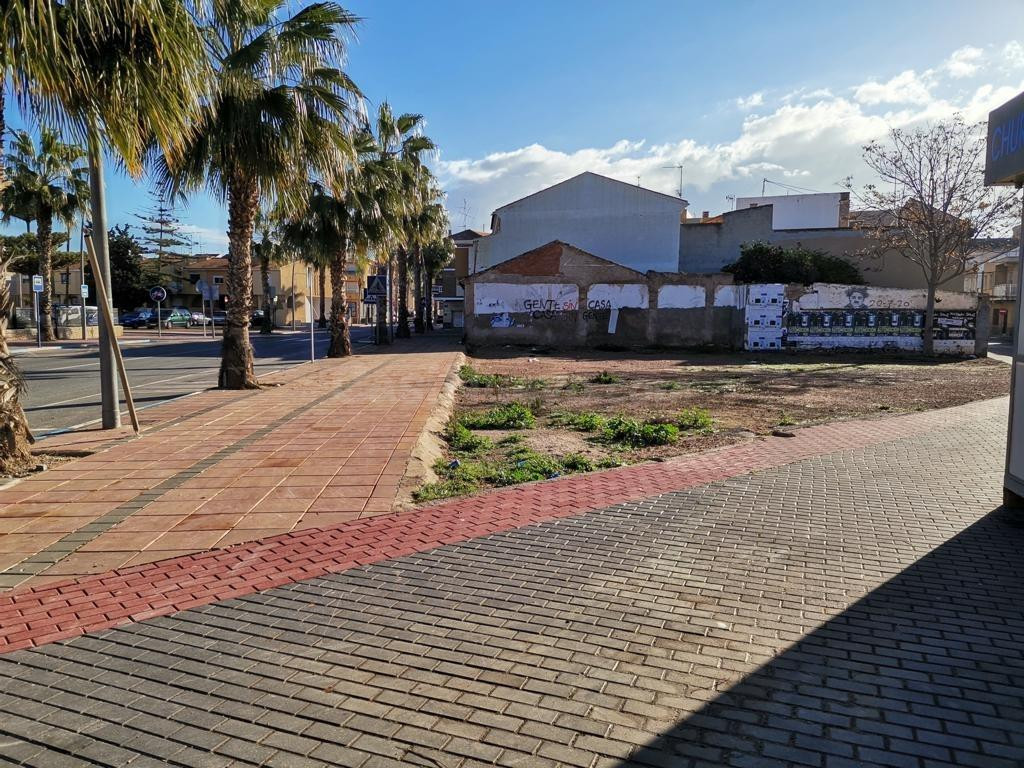 PARCELA PARA APARTAMENTOS EN LOS ALCÁZARES - foto 2