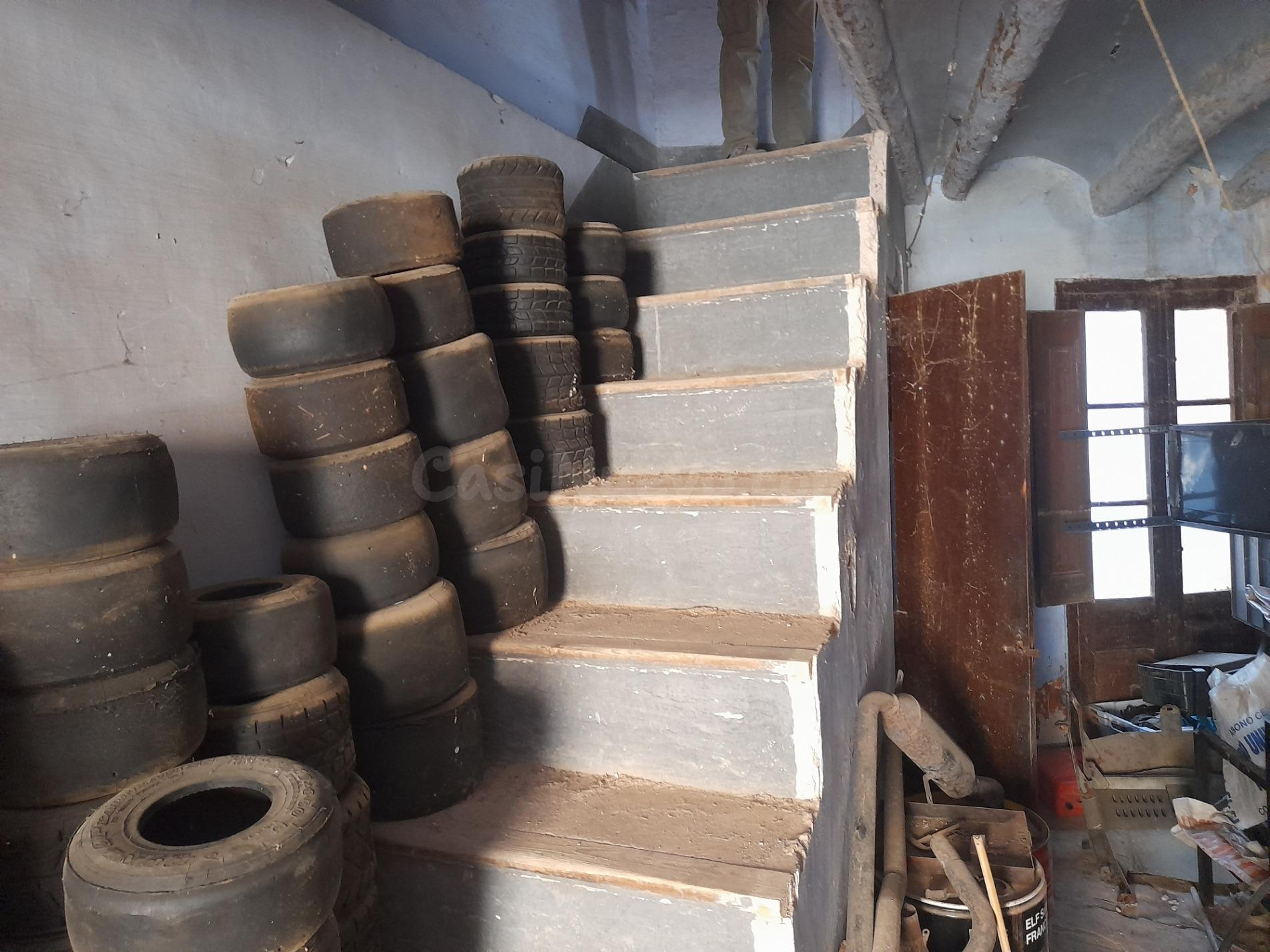 OCASION CASA DEPUEBLO A RESTAURAR TOTALMENTE EN LA FIGUERA - foto 4