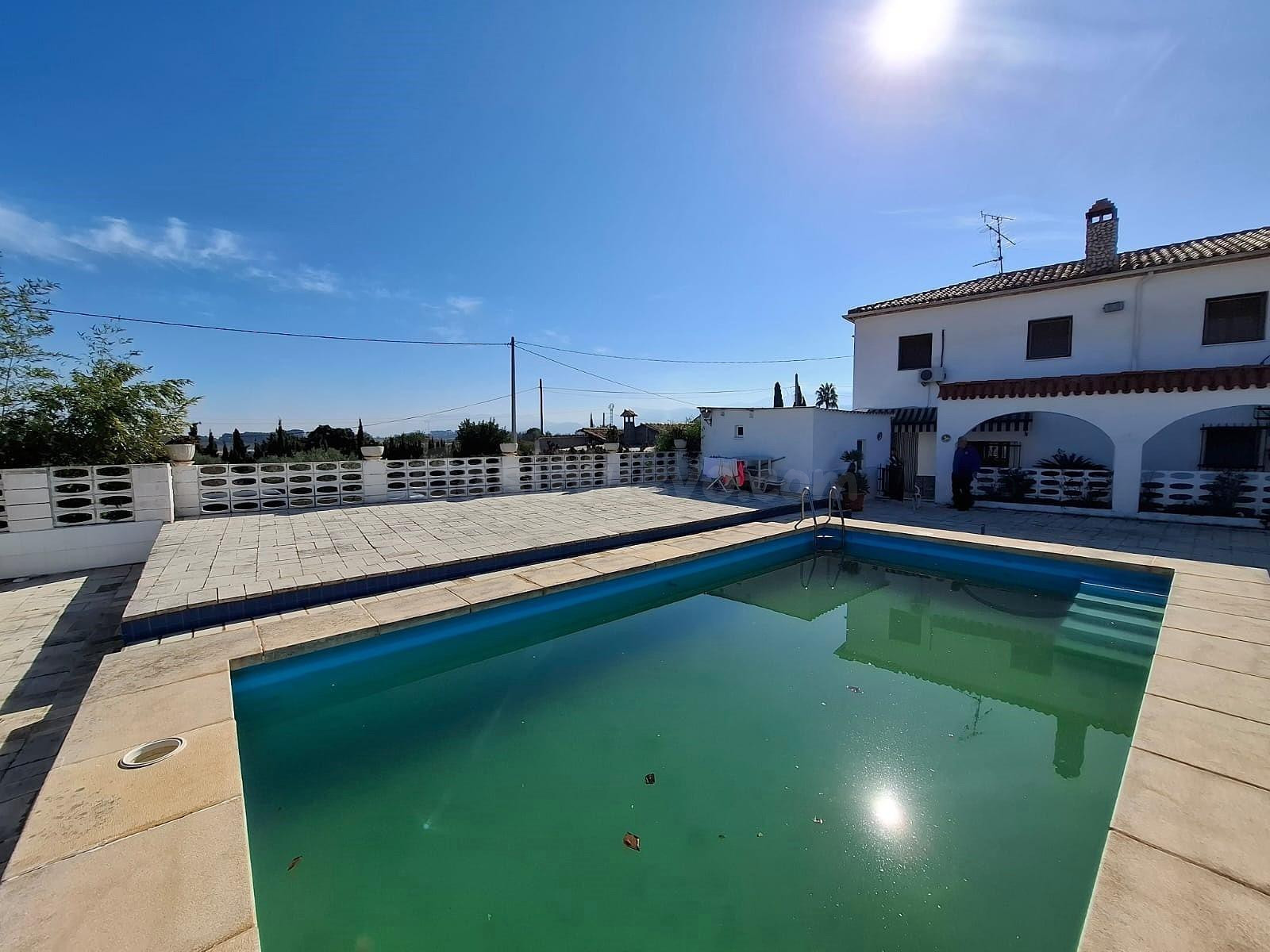 Chalet en zona urbanizable en Ontinyent