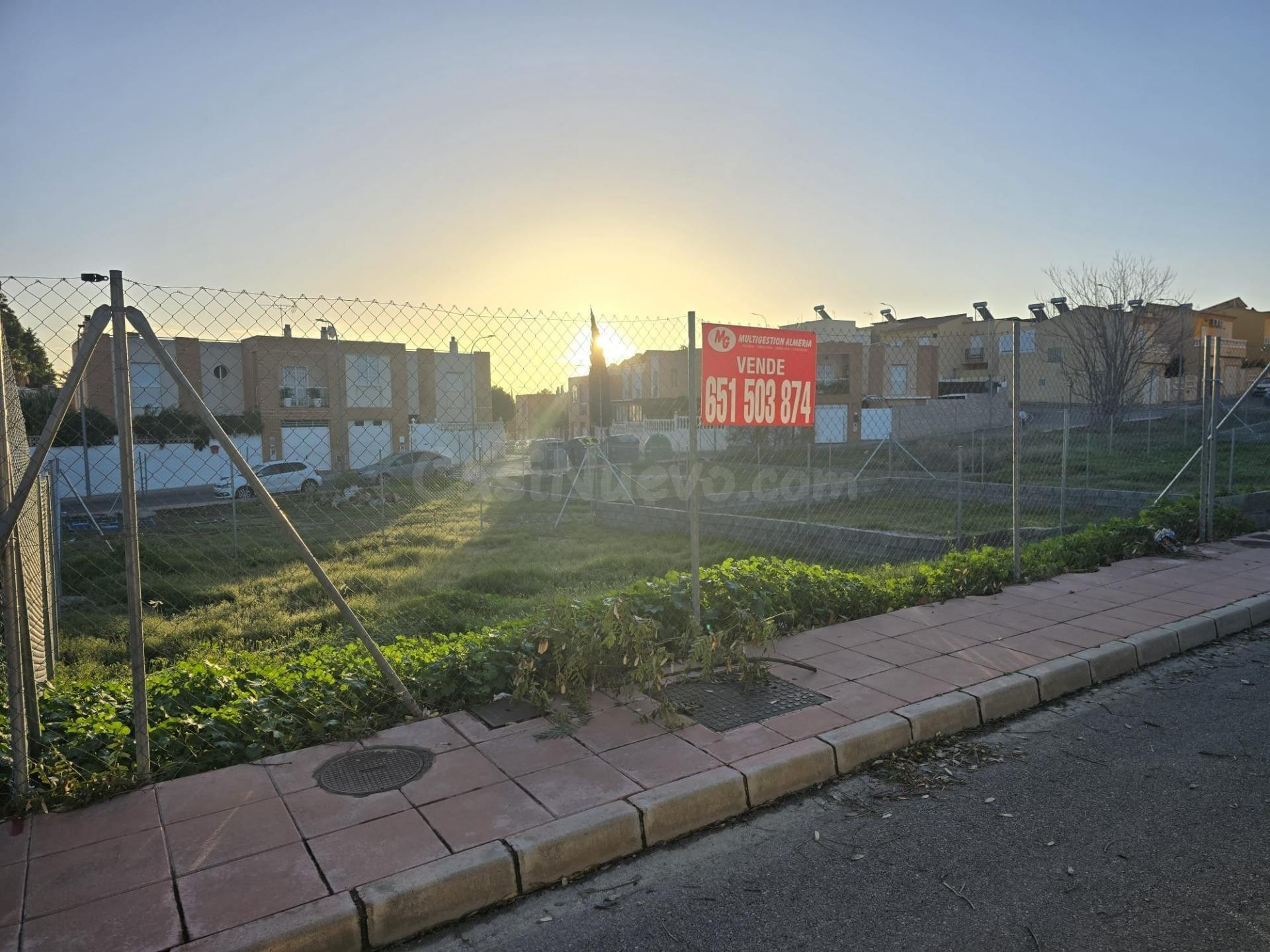 Parcela urbana con 328 m2 edificables en Huércal de Almería (PB+2) - foto 5