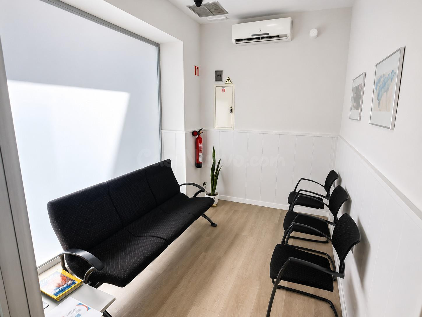 LOS ANGELES - LOCAL COMERCIAL AMPLIO ADAPTADO PARA CONSULTAS