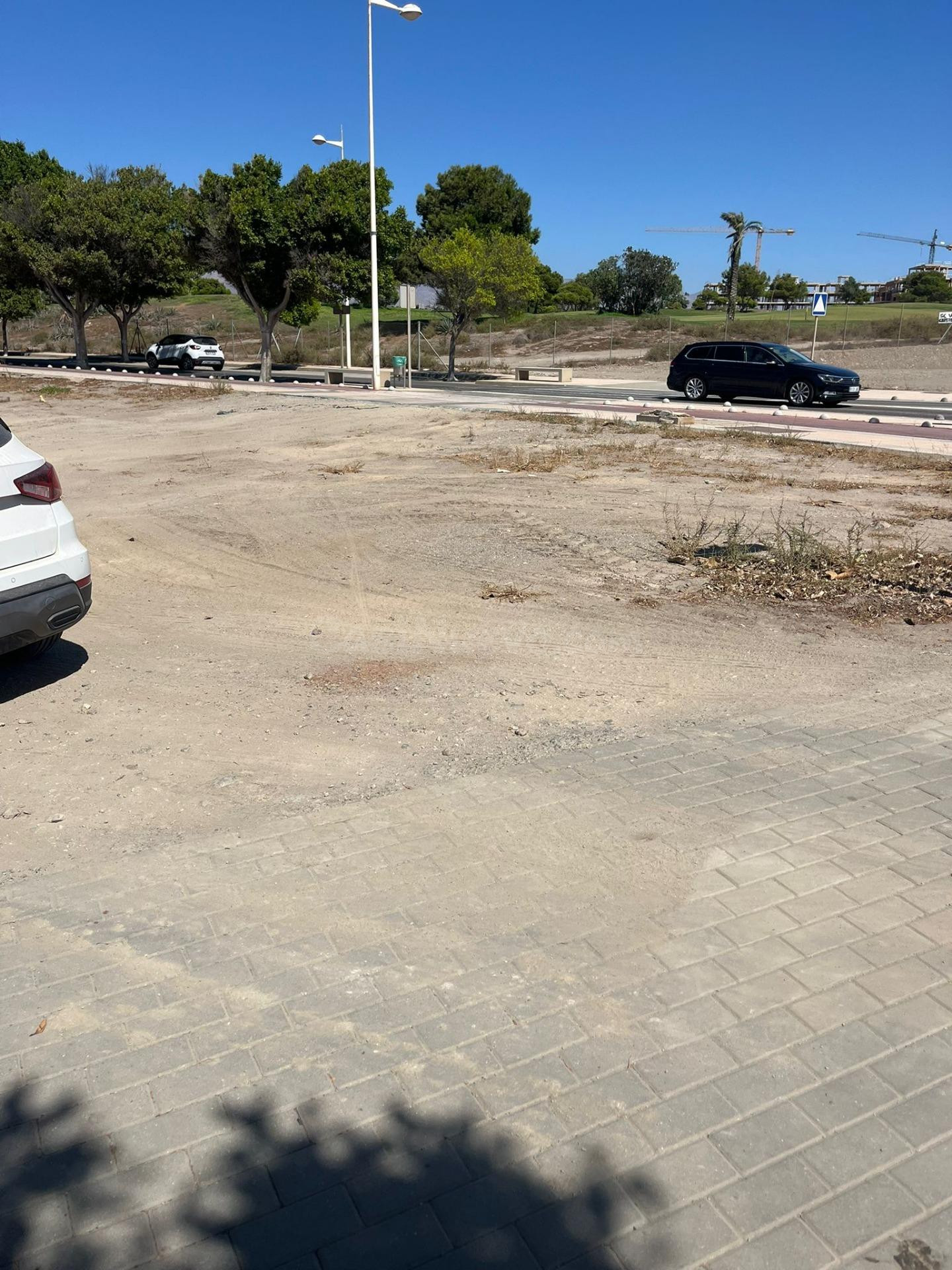 Exclusiva parcela en esquina de 849 m2 junto al Golf de El T - foto 5