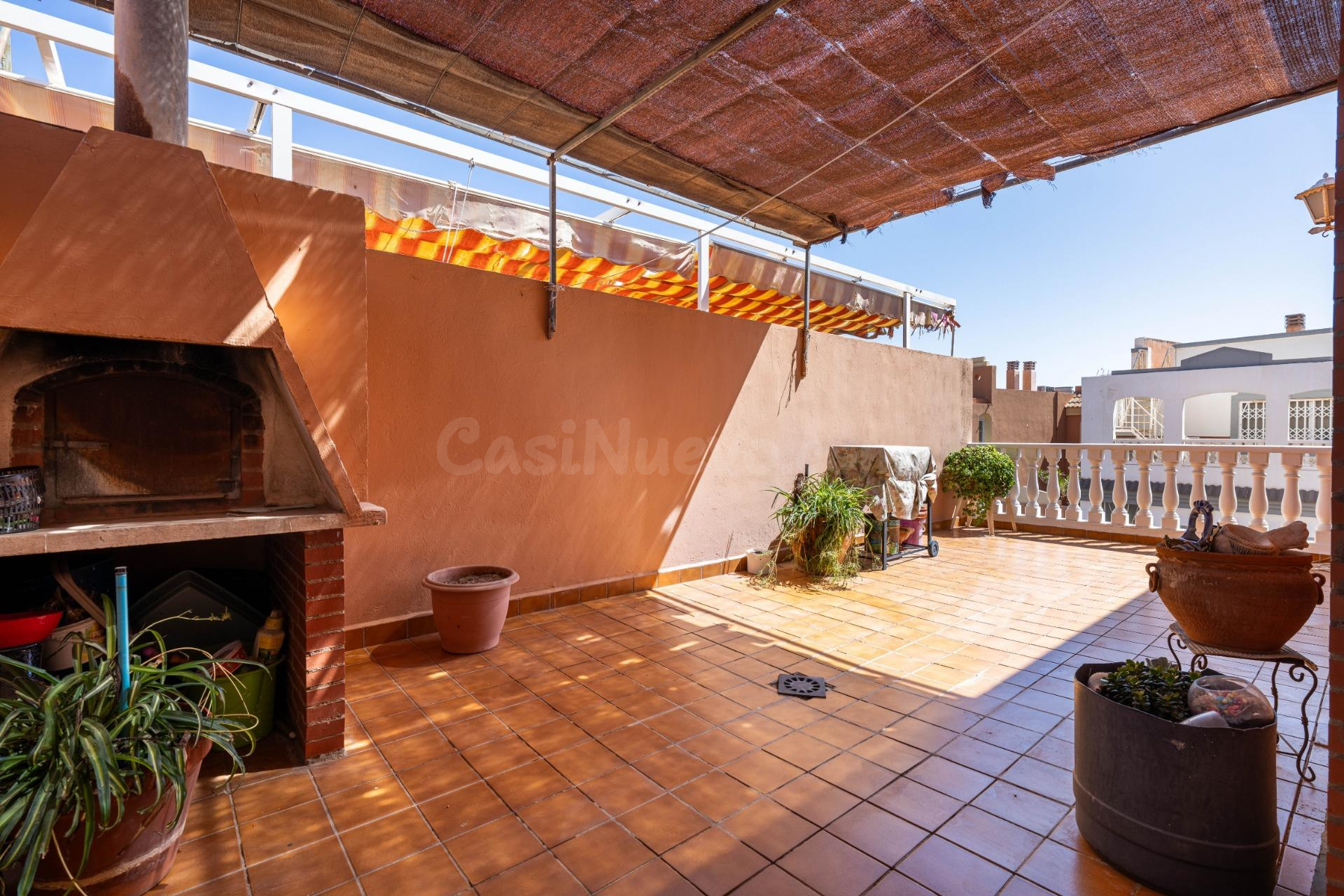 LOMA CABRERA (ALMERÍA) | CASA INDEPENDIENTE EN ESQUINA CON L