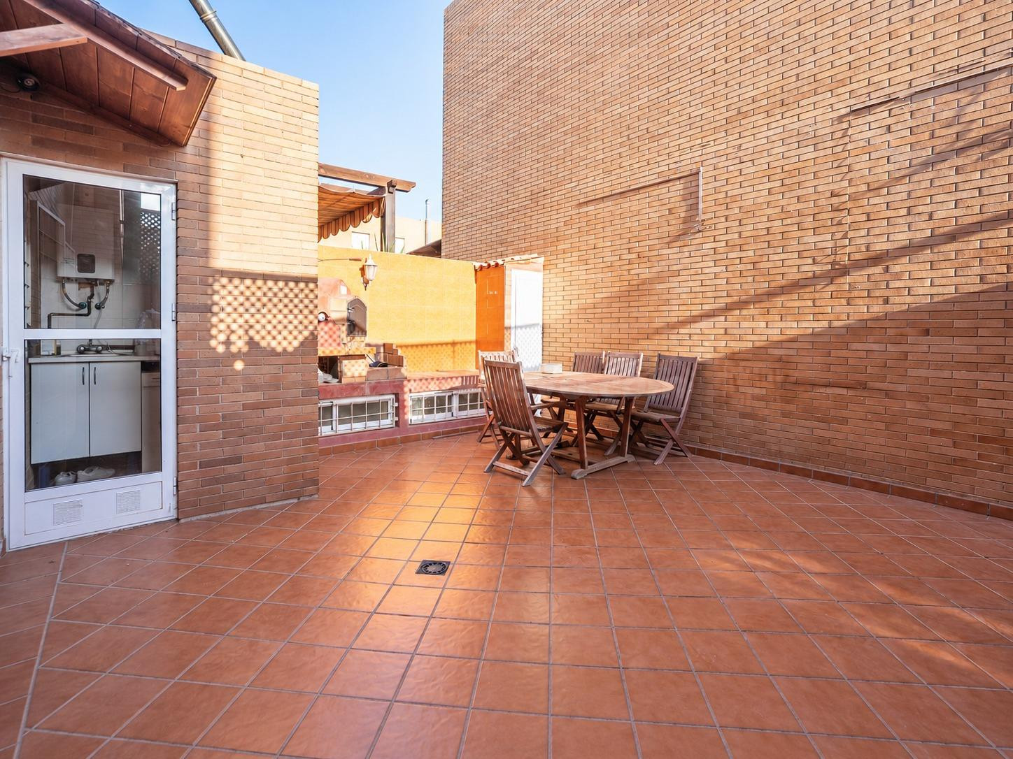 ALCAMPO - ALMERIA: ADOSADO 5 habitaciones + 2 BAÑOS + 1 ASEO - foto 3