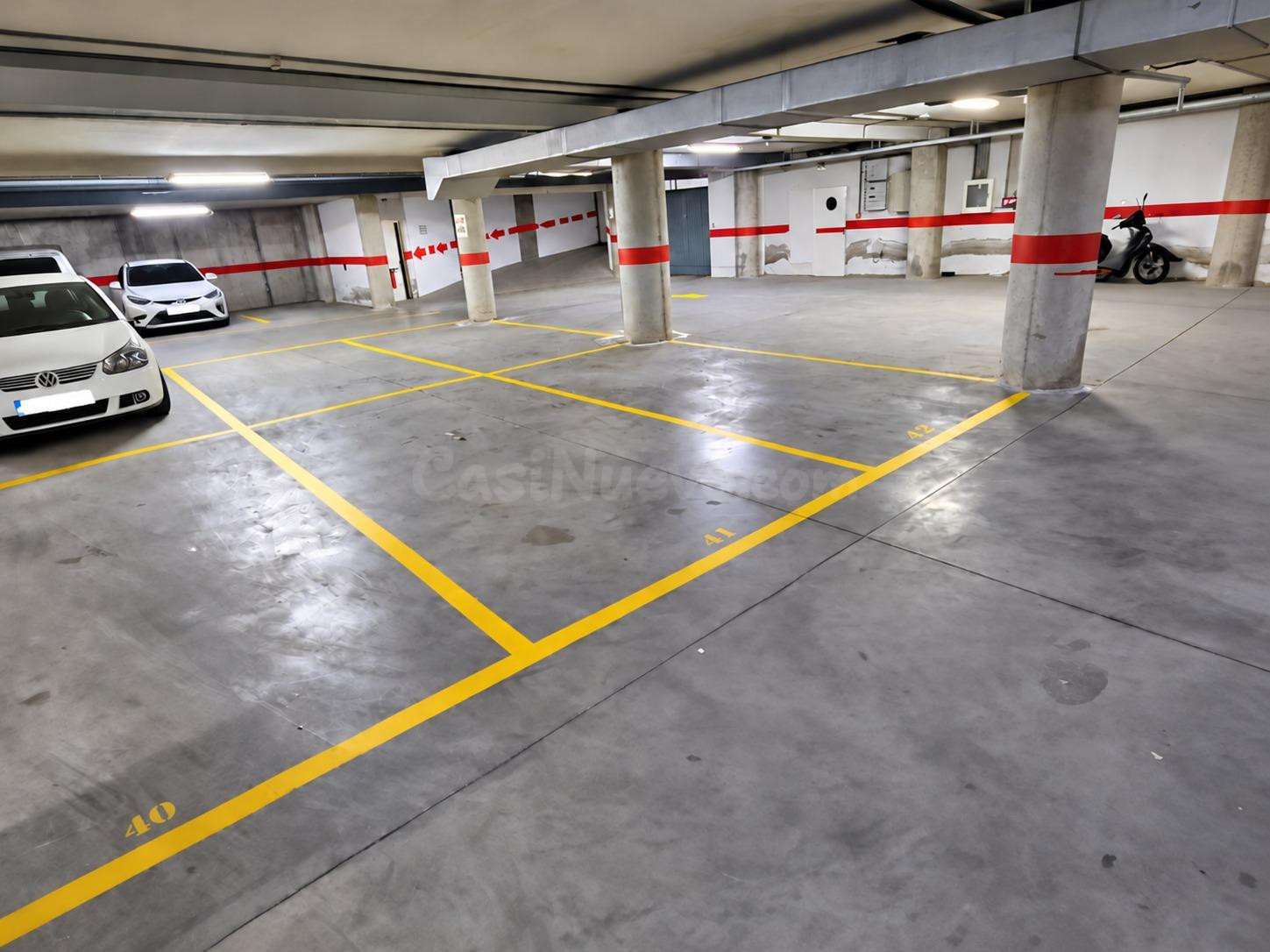 Plaza de garaje en alquiler en Cortijo Grande, frente a Seguridad Social