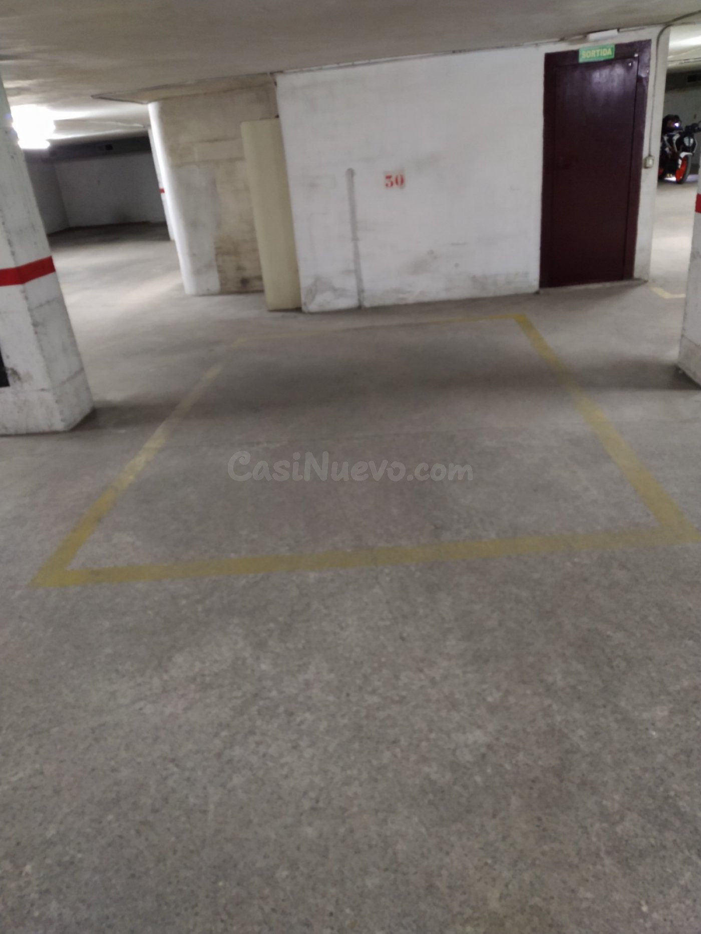 Plazas de parking en Josep Umbert 130