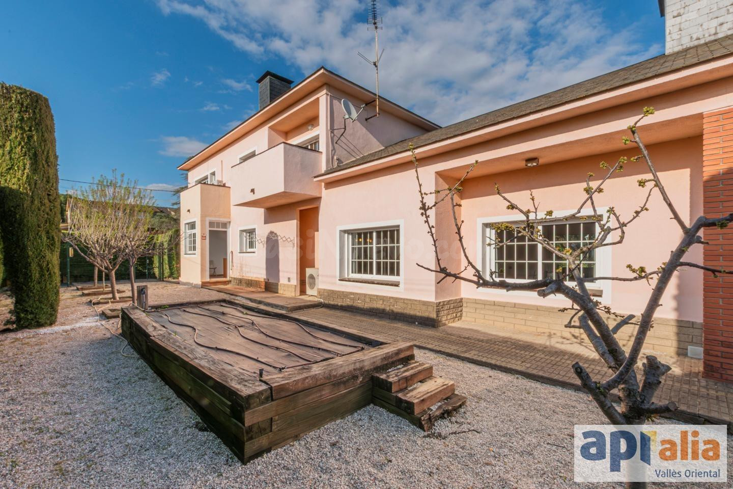 MARAVILLOSO CHALET A LA VENTA EN LES PUNGOLES - foto 2