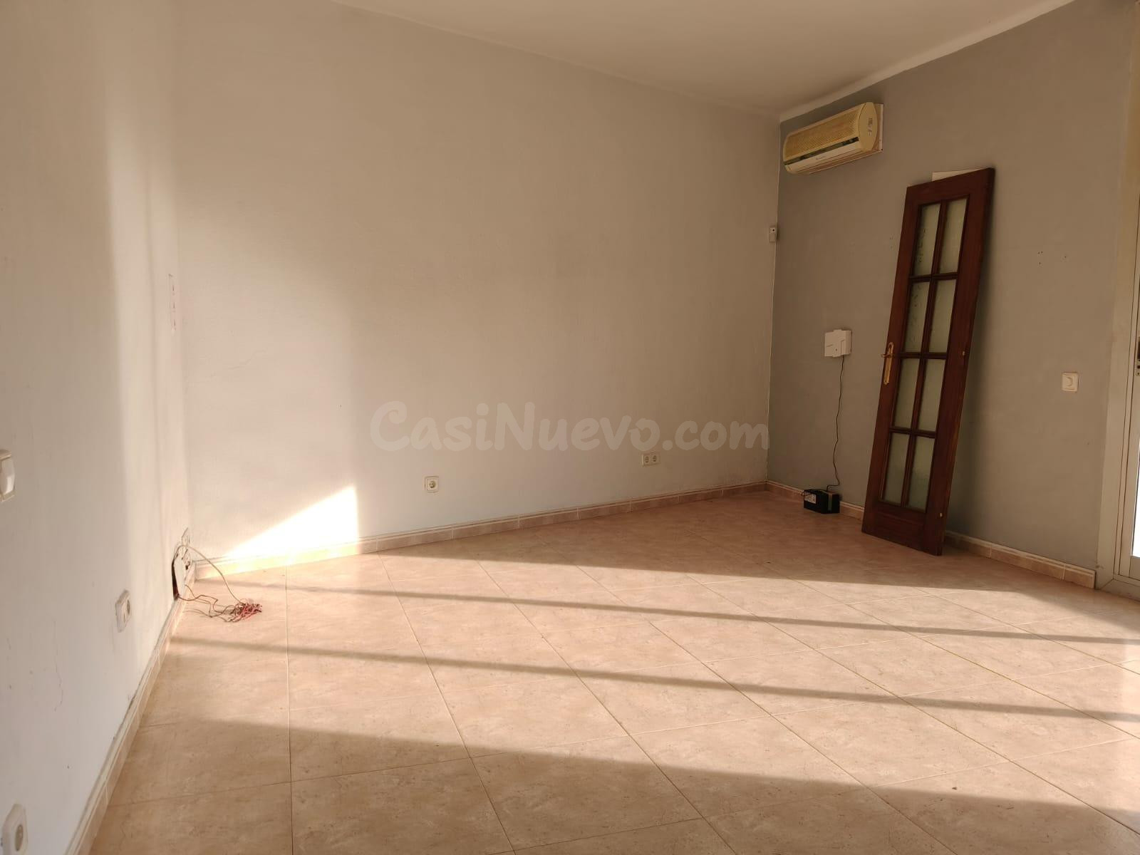 PISO A LA VENTA EN SANT CEBRIÀ DE VALLALTA - foto 2