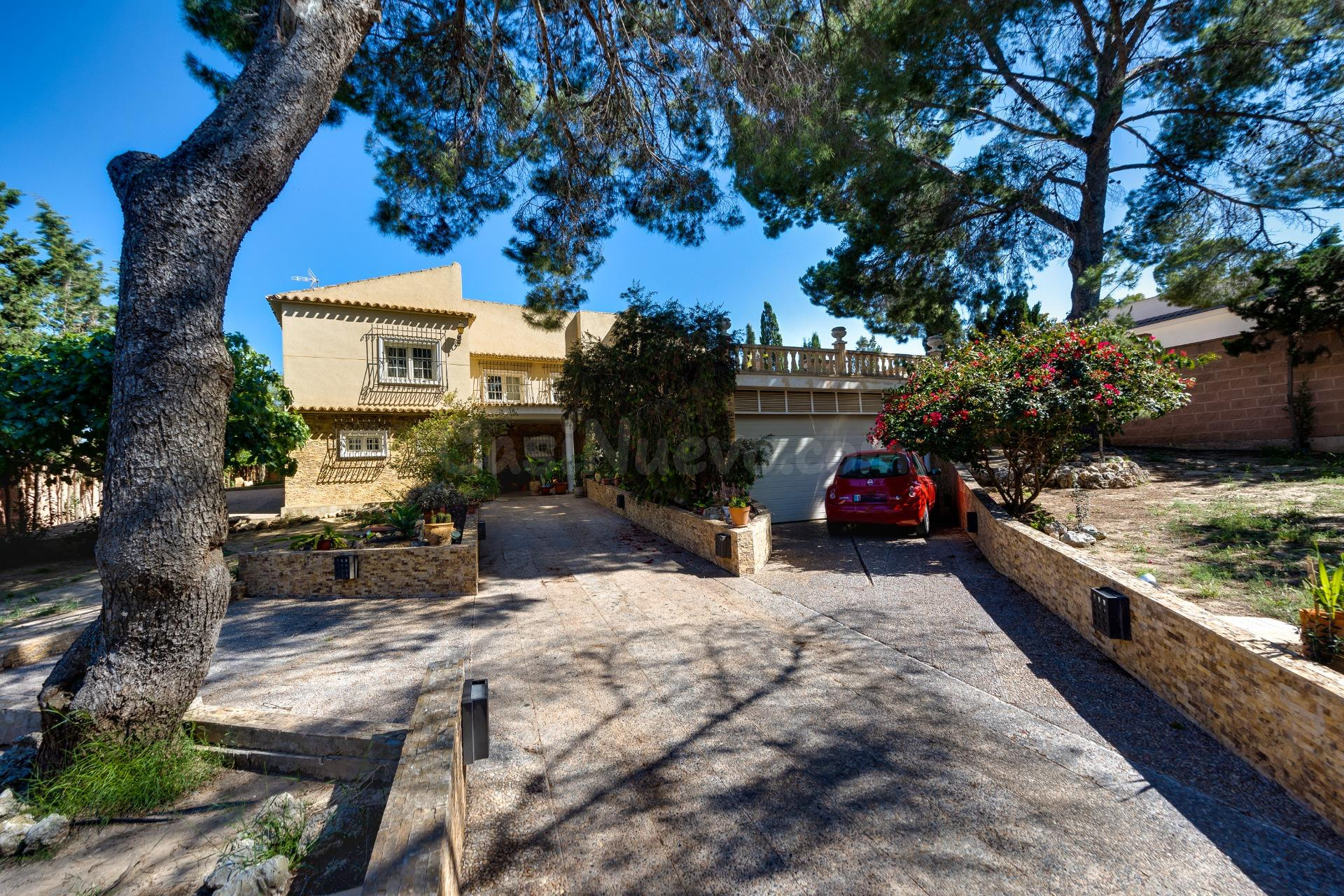 Villa Independiente de Lujo con Parcela de 1.800 m2 – Los Balcones, Torrevieja