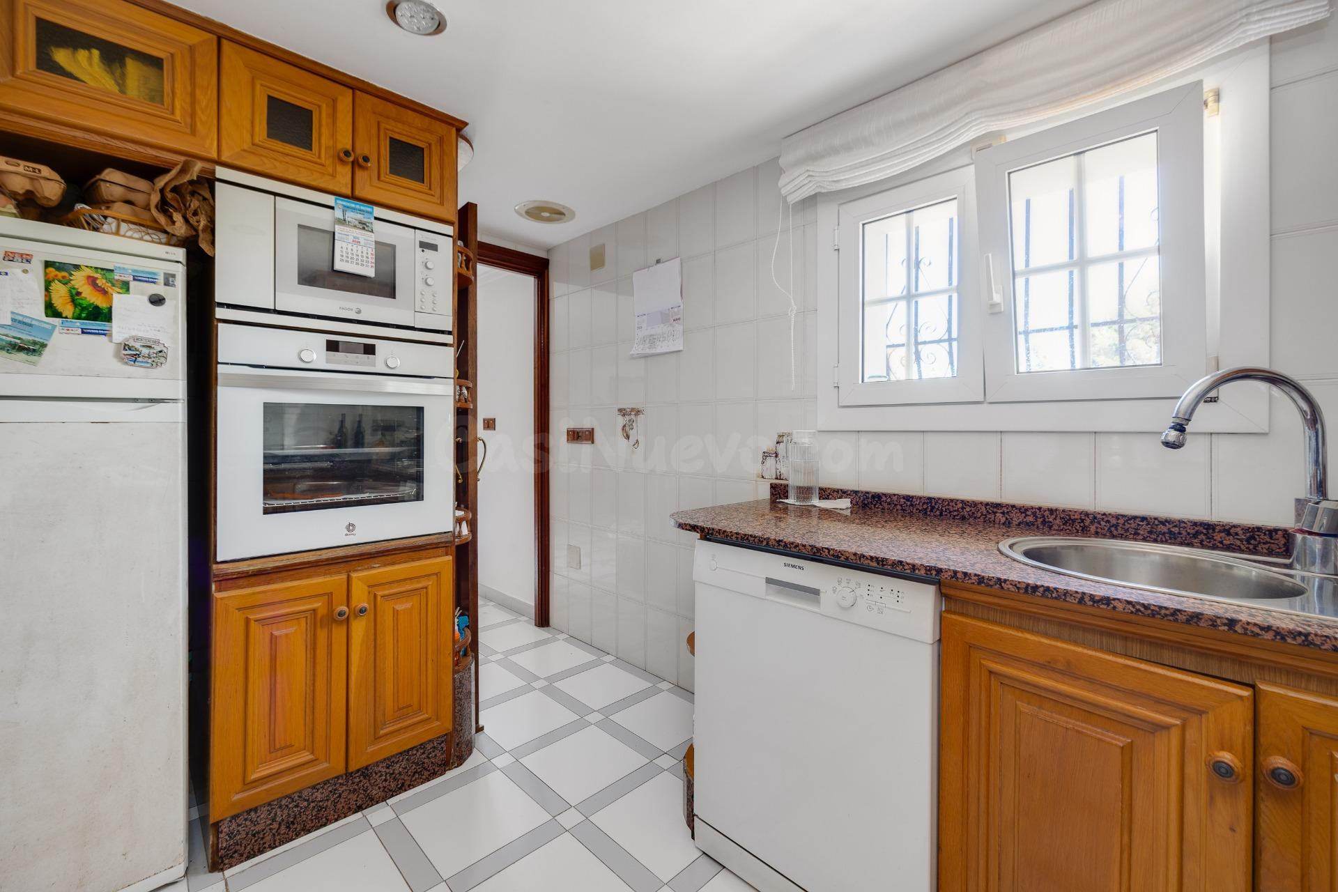 Villa Independiente de Lujo con Parcela de 1.800 m2 – Los Ba - foto 5