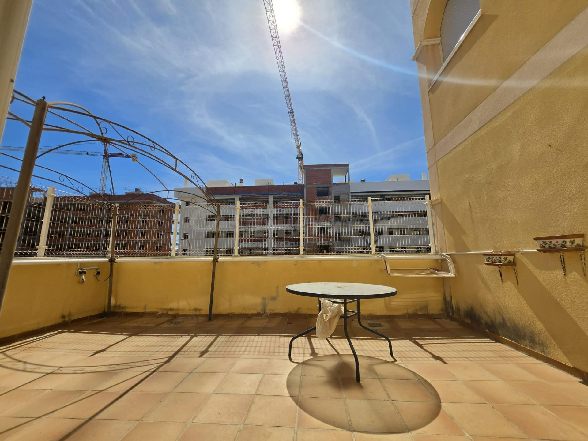 TORREBLANCA 2 HABS, GRAN TERRAZA. .SUR.. PLAZA PARKING,PISCINA COMUNITARIA. - foto 2