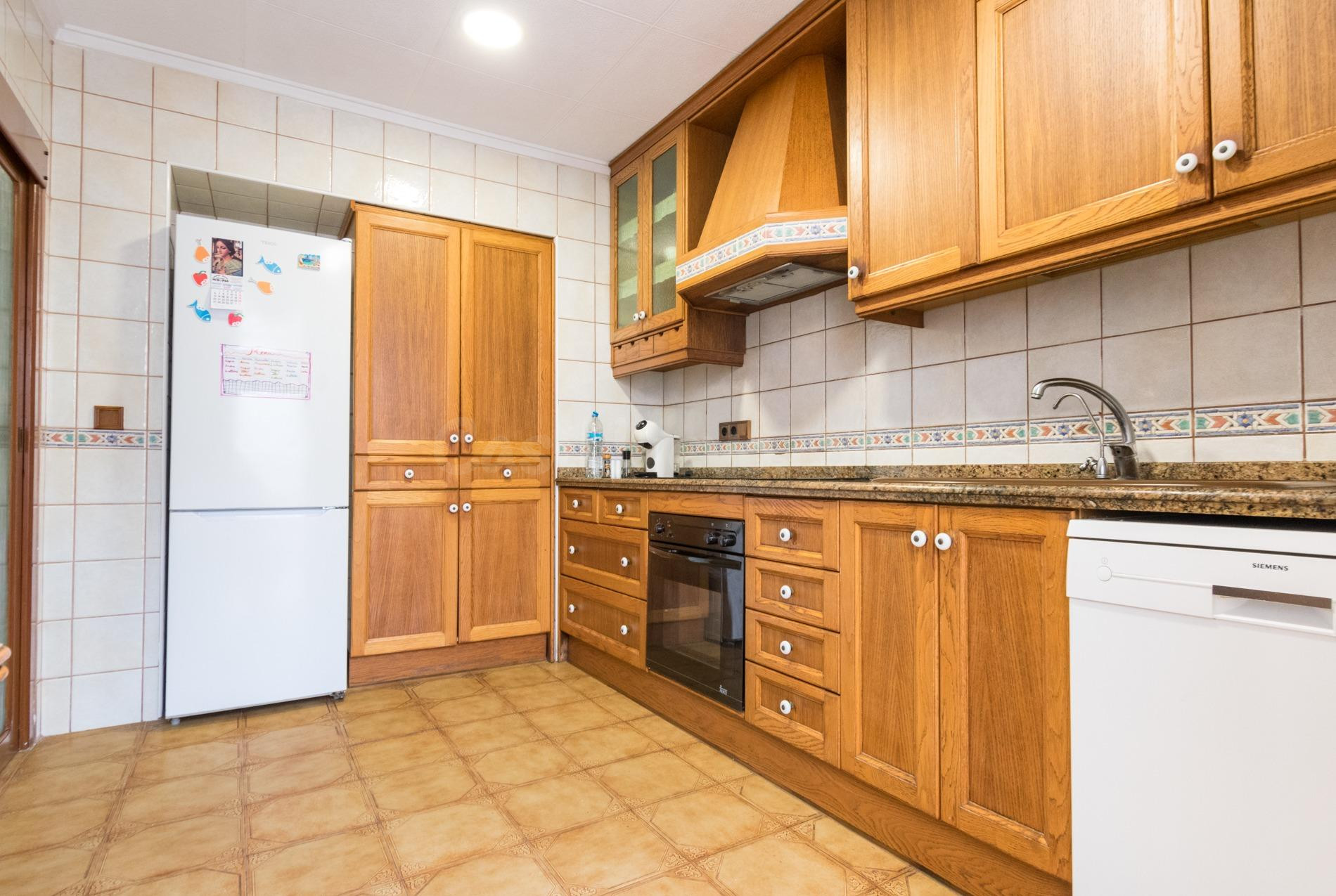 Casa de pueblo en el centro de Torrevieja - foto 5