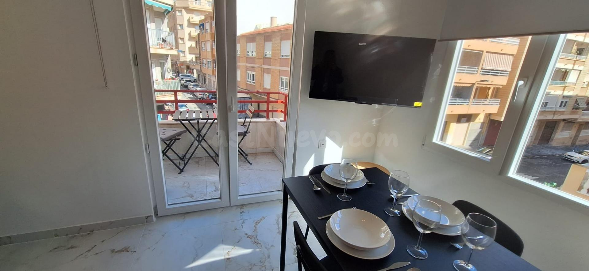 TORREVIEJA APARTAMENTO TOTALMENTE REFORMADO MODERNO 2 HABS 189.900!! - foto 3