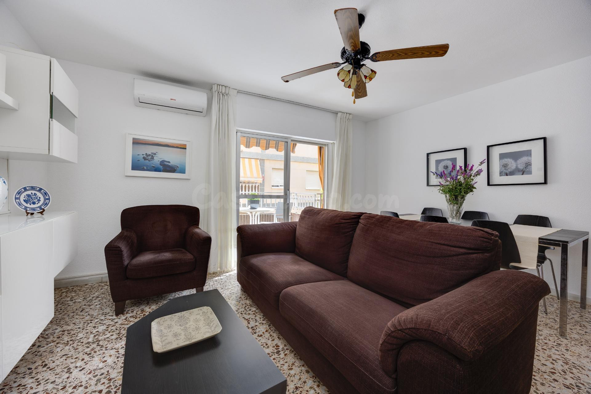 Piso de tres dormitorios a escasos 200 metros de la playa de - foto 3