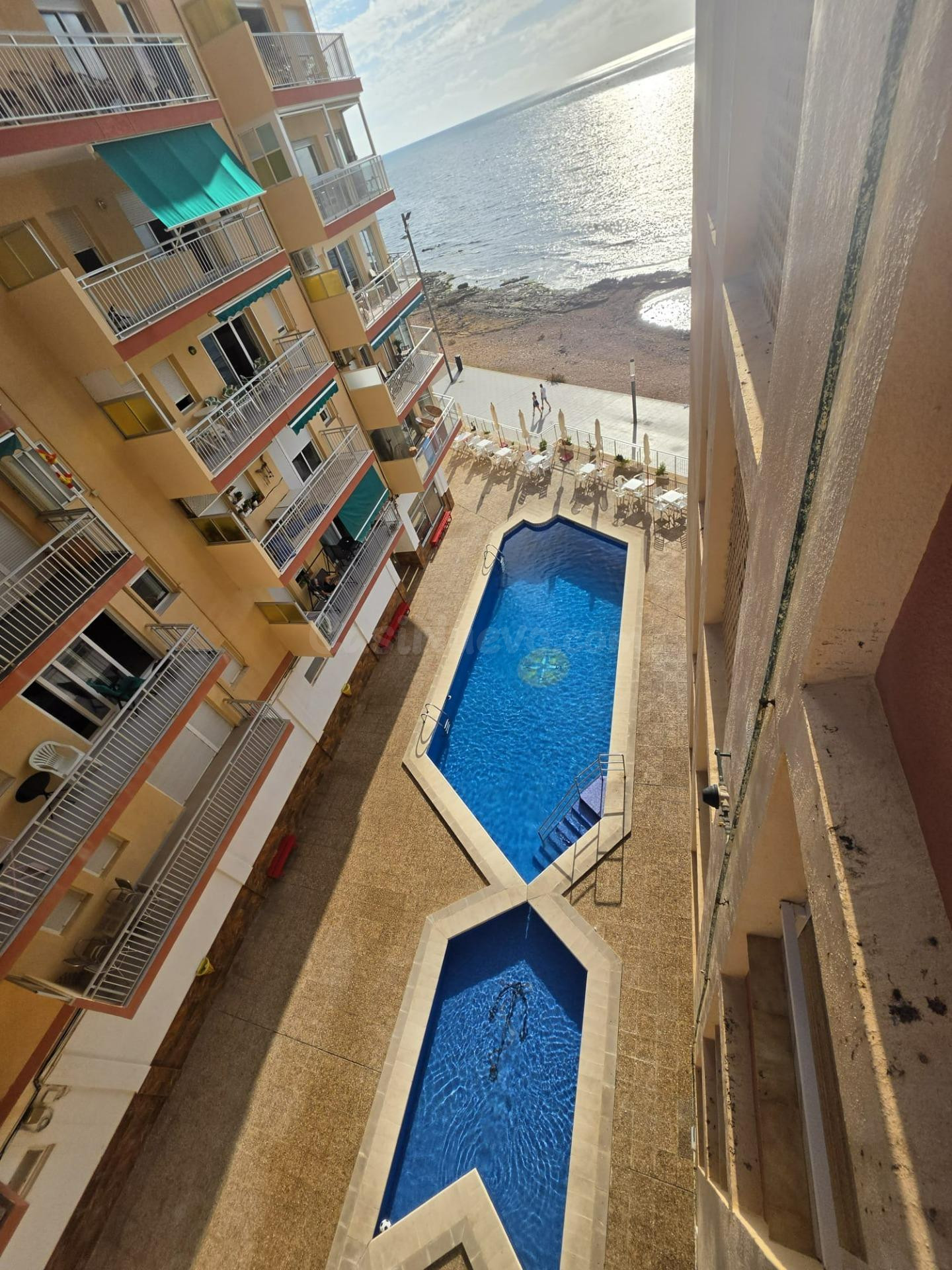 TORREVIEJA 1LINEA 4 HABS 2 BAÑOS  PISCINA 339.0000 EUROS!!! - foto 2