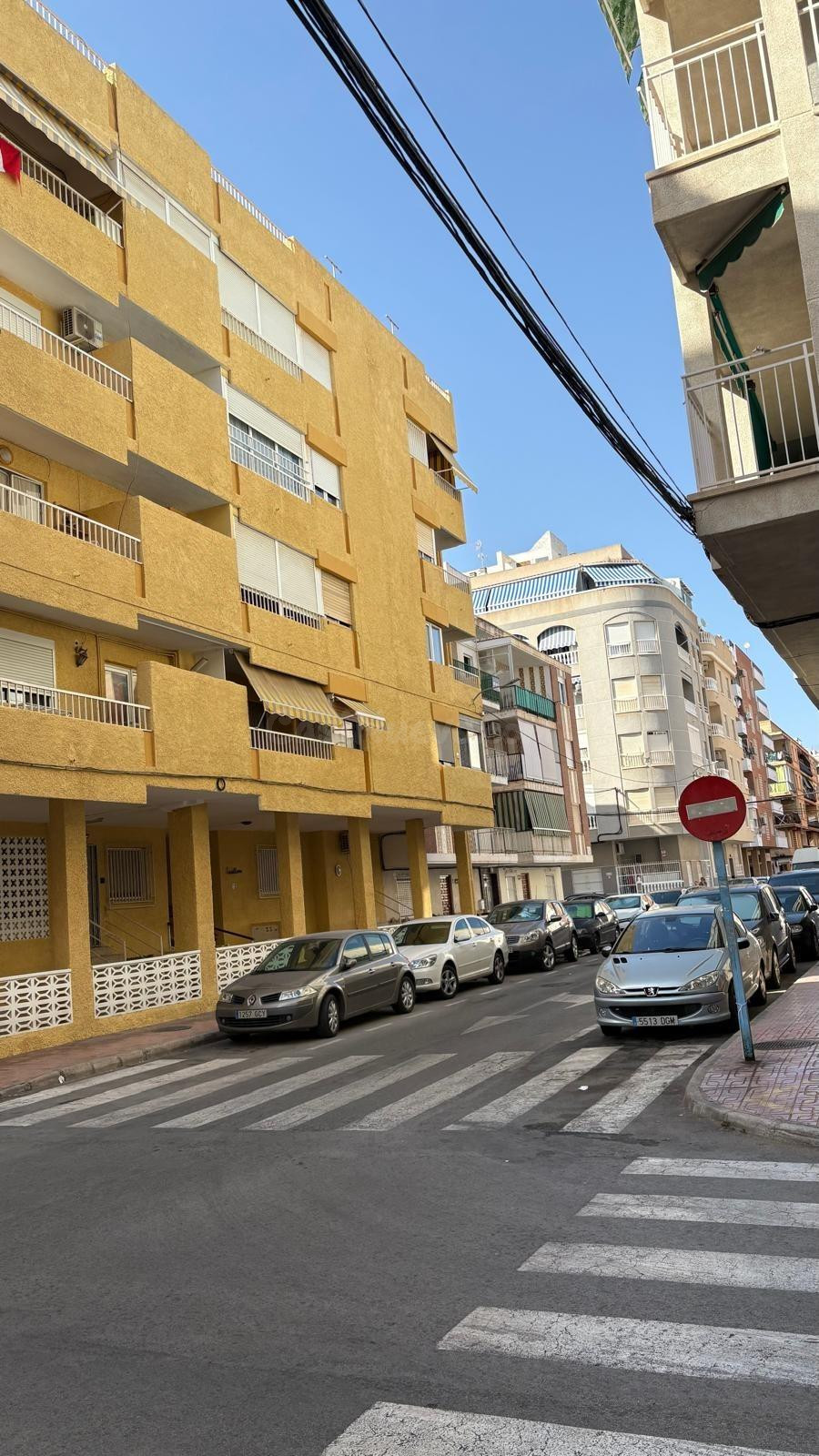 VIVIENDA TRES DORMITORIOS CERCA DE PLAYA .. MUY AMPLIA