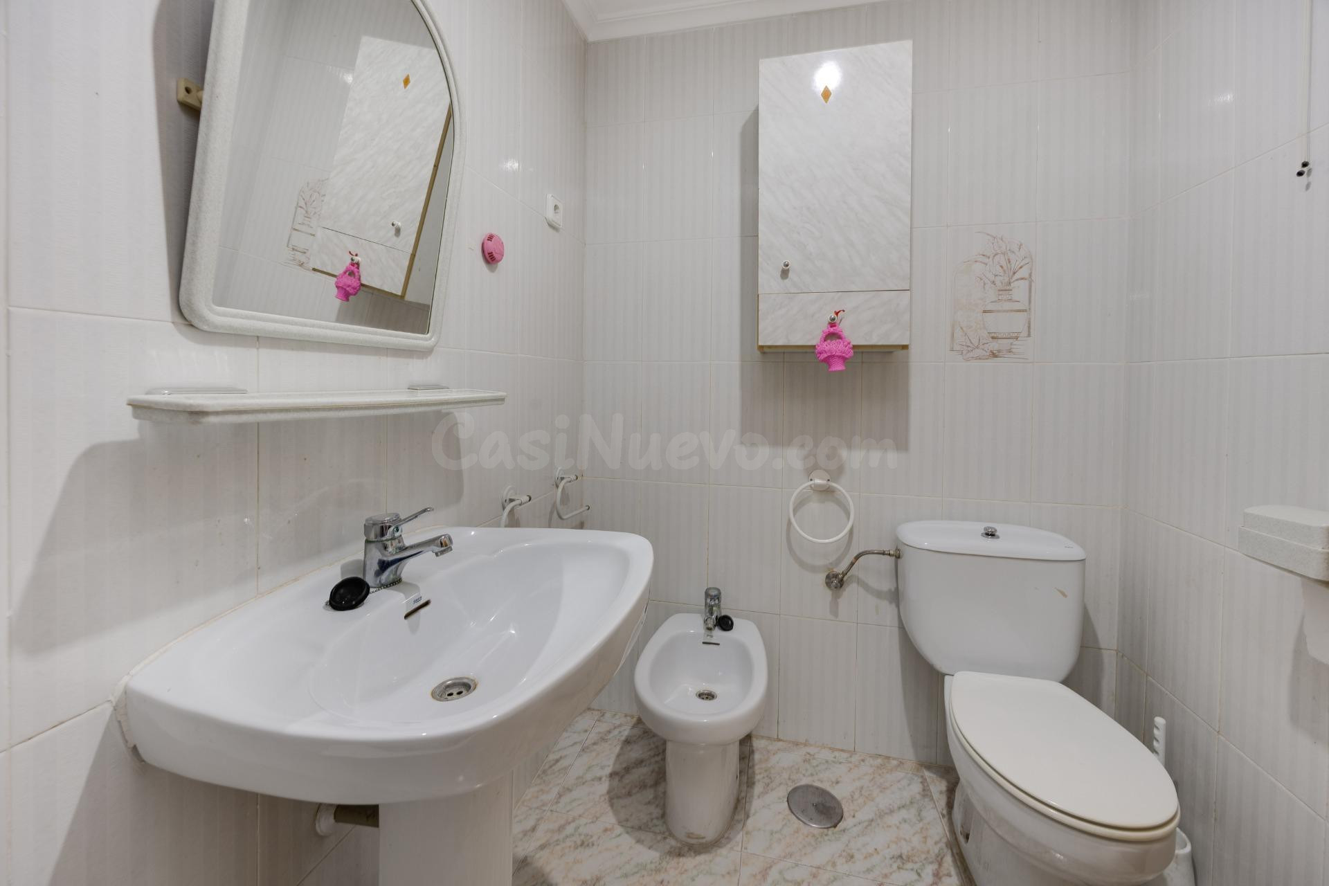 Gran piso de 4 dormitorios y dos baños en el corazón de Torr - foto 5