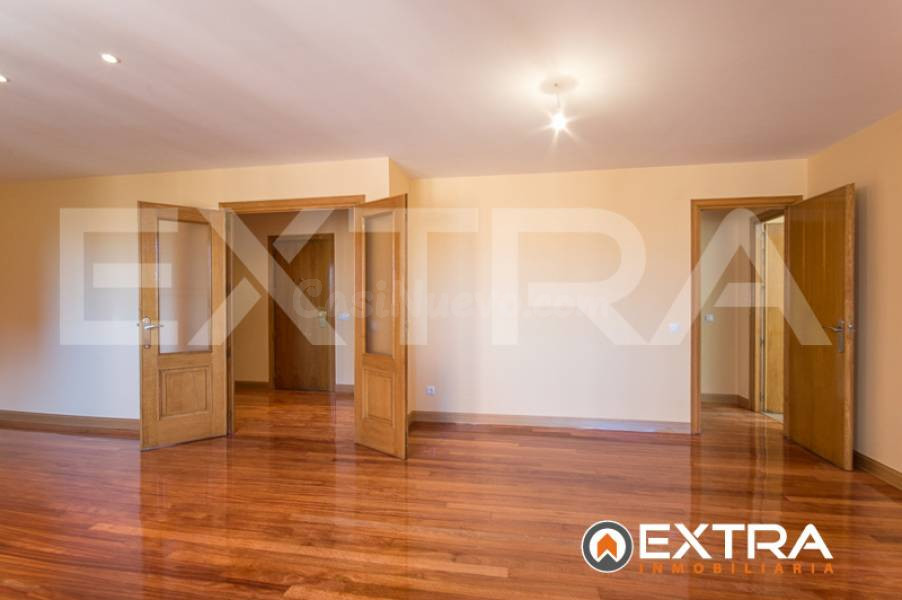 Piso sin amueblar de 5 dormitorios, garaje doble y trastero  - foto 5