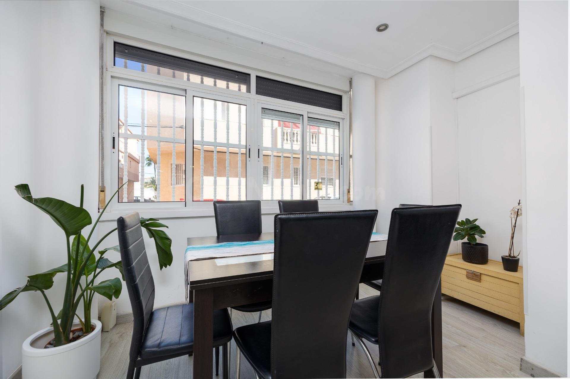 Apartamento reformado con licencia turística a 300 metros de - foto 4