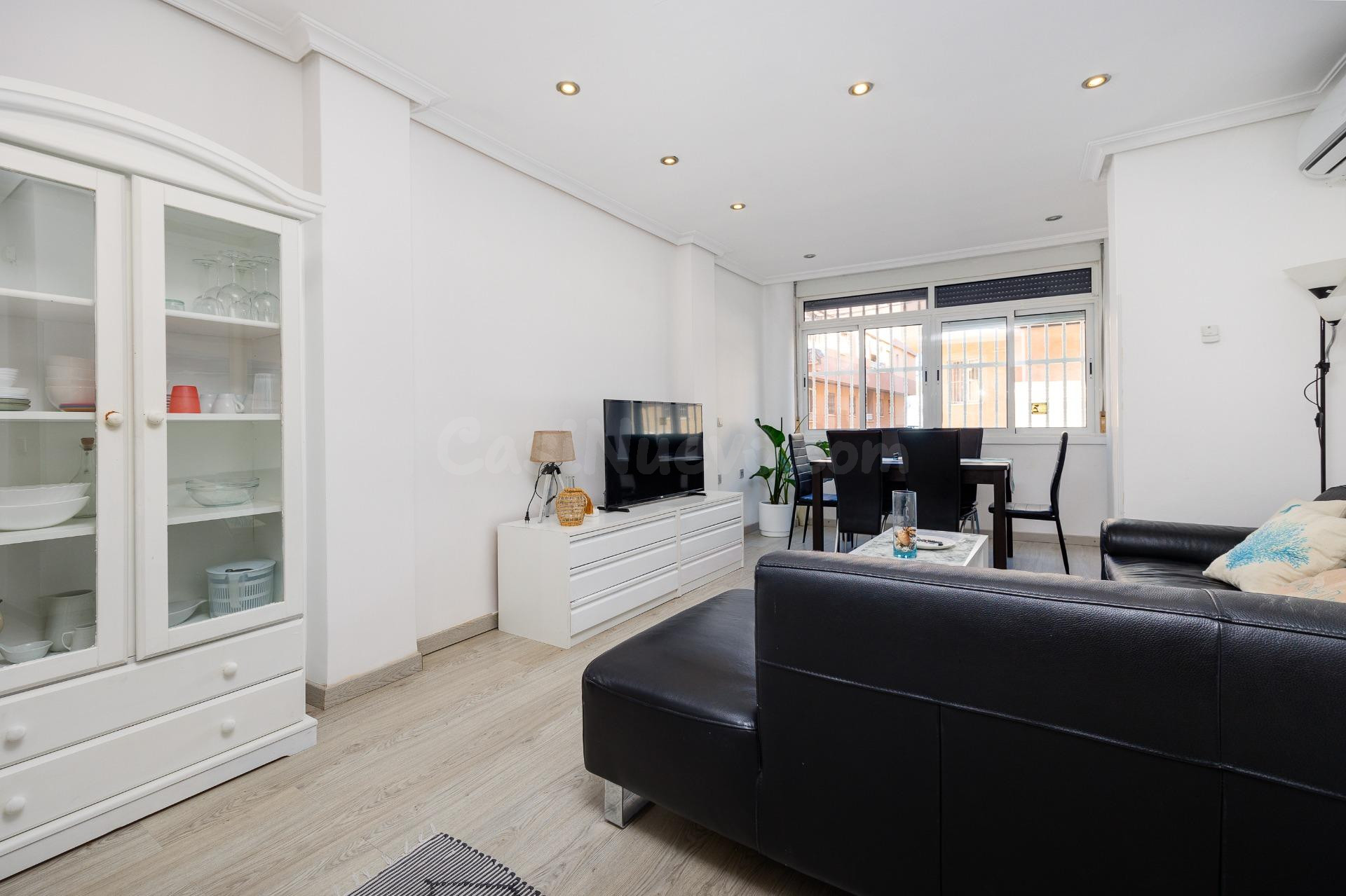 Apartamento reformado con licencia turística a 300 metros de - foto 5