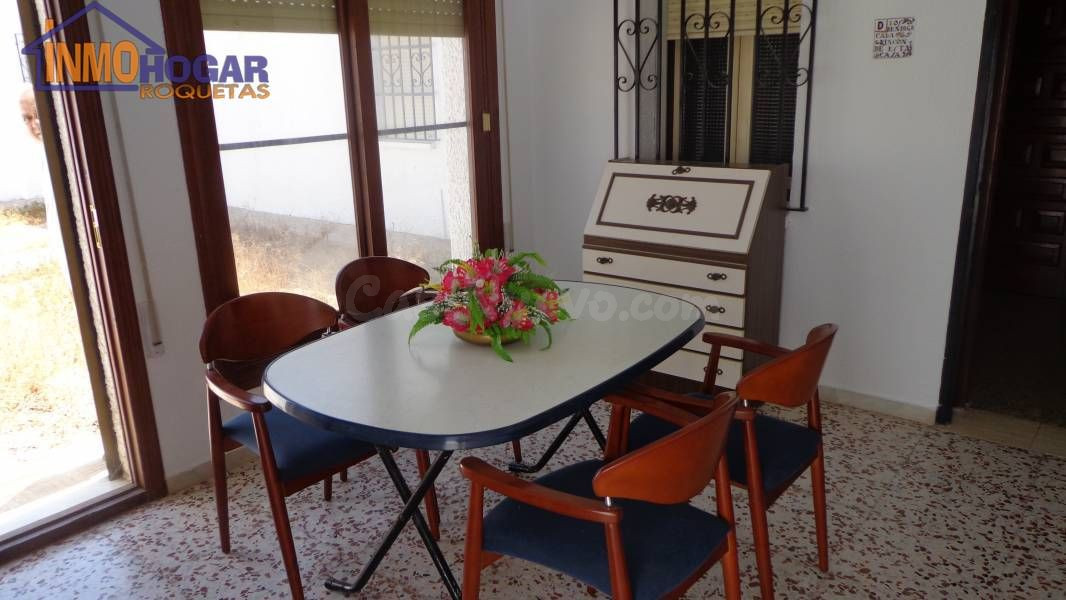 VENTA DE CHALET EN ROQUETAS DE MAR 3 DOR ,2 BAÑOS, 800m DE P - foto 4