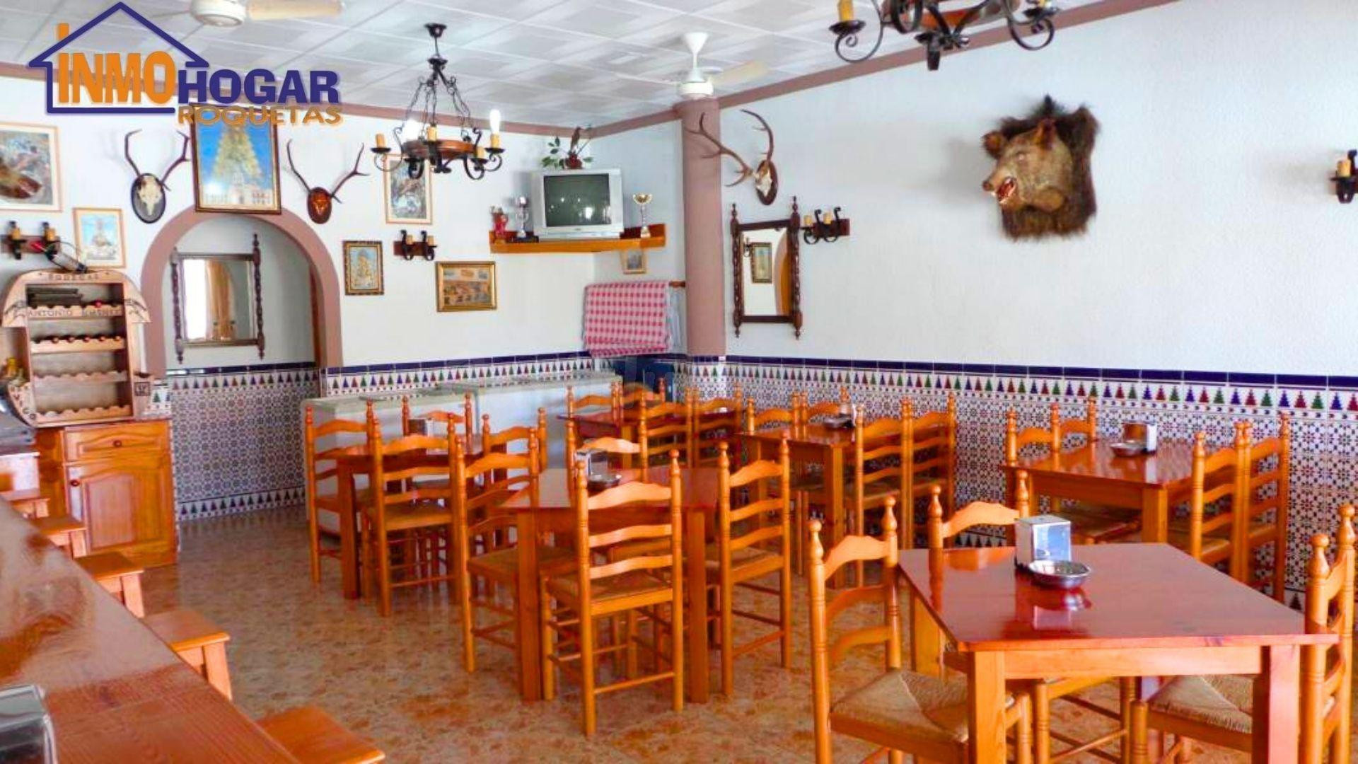 ¡Inicia tu negocio en la costa! Bar Restaurante listo para t