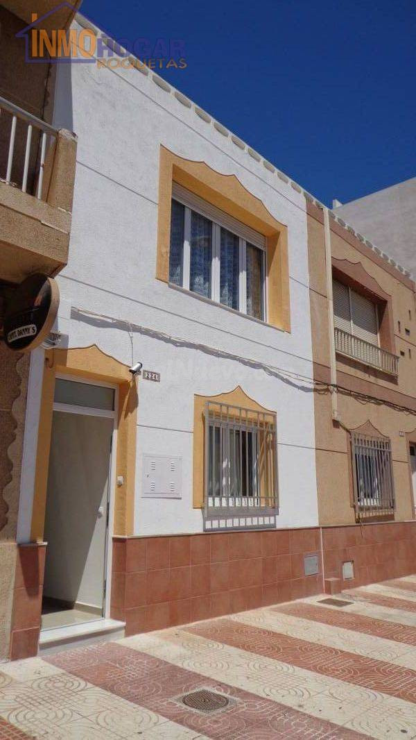“Dúplex Reformado con Terraza, Vistas al Mar y Todas las Com - foto 3