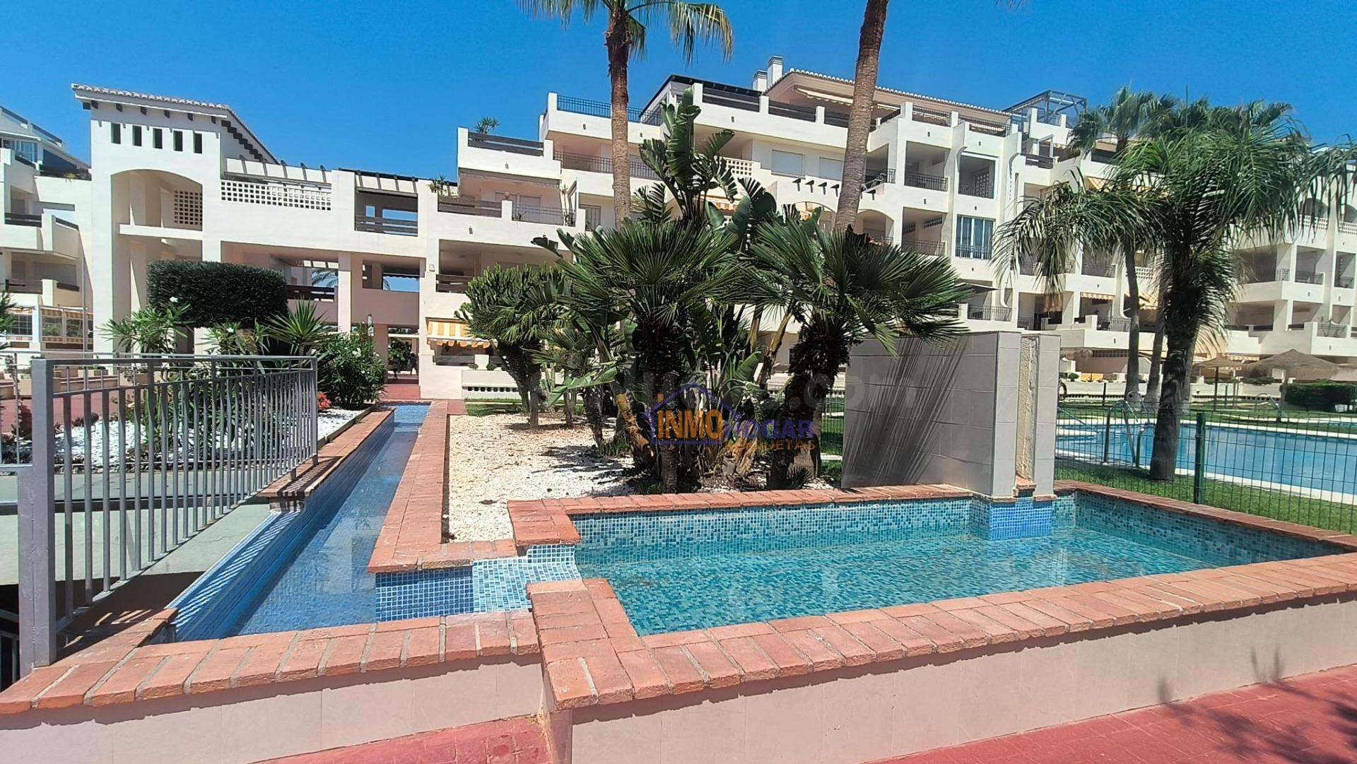 ¡Vacaciones de Ensueño! Moderno Piso con 8 Piscinas a Solo 6