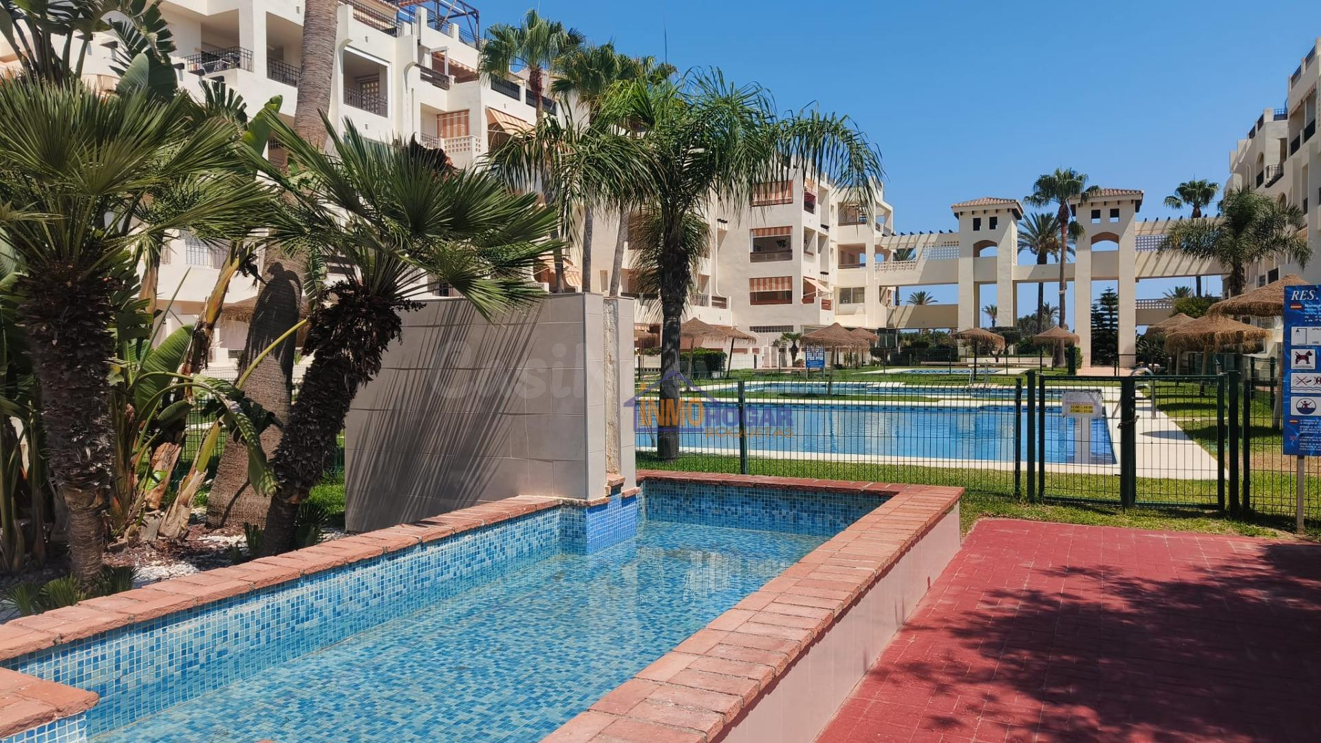 ¡Vacaciones de Ensueño! Moderno Piso con 8 Piscinas a Solo 6 - foto 3
