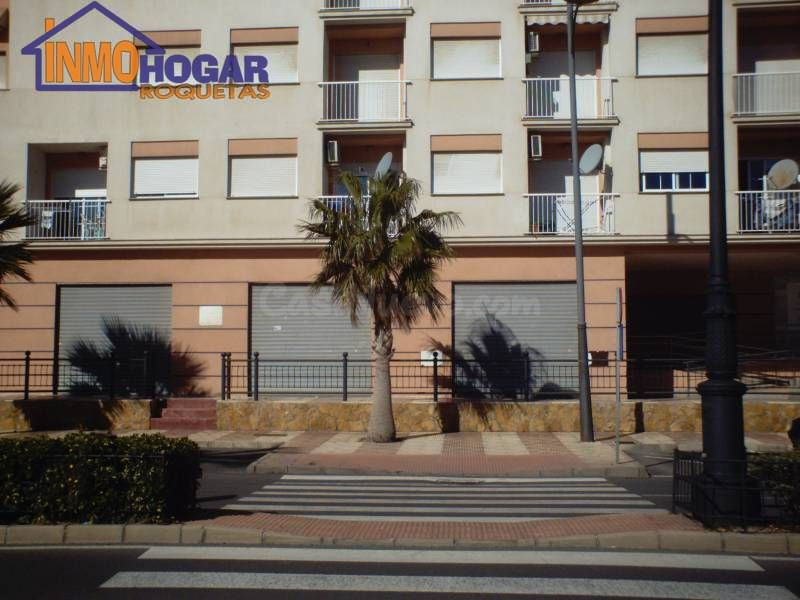 LOCAL EN BASTO EN ROQUETAS DE MAR. VENDER O ALQUILAR UN TROZ - foto 2